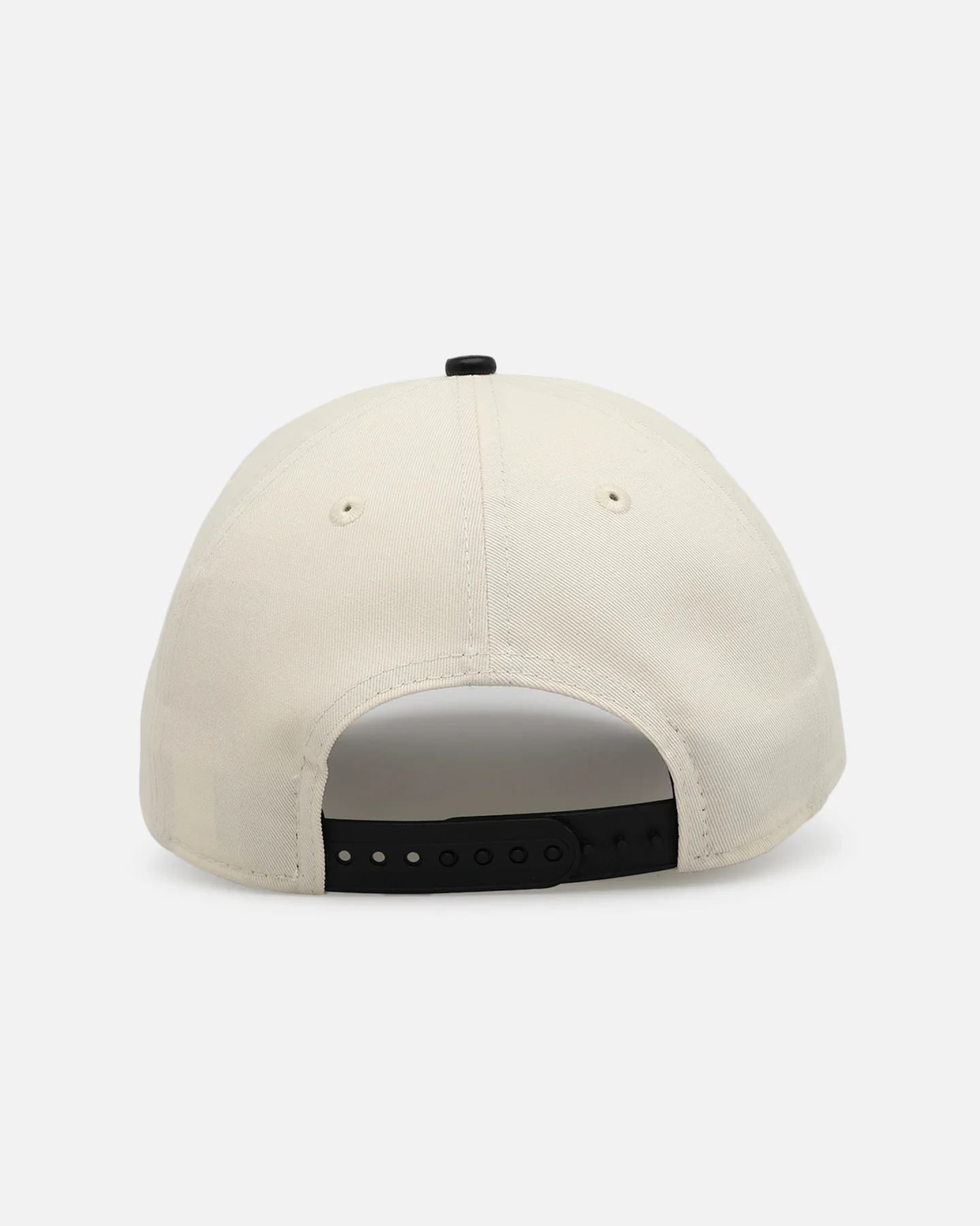 New Era Philadelphia Eagles 'Leather Visor' 9FORTY A-Frame Snapback Chrome White/Black - Image 2