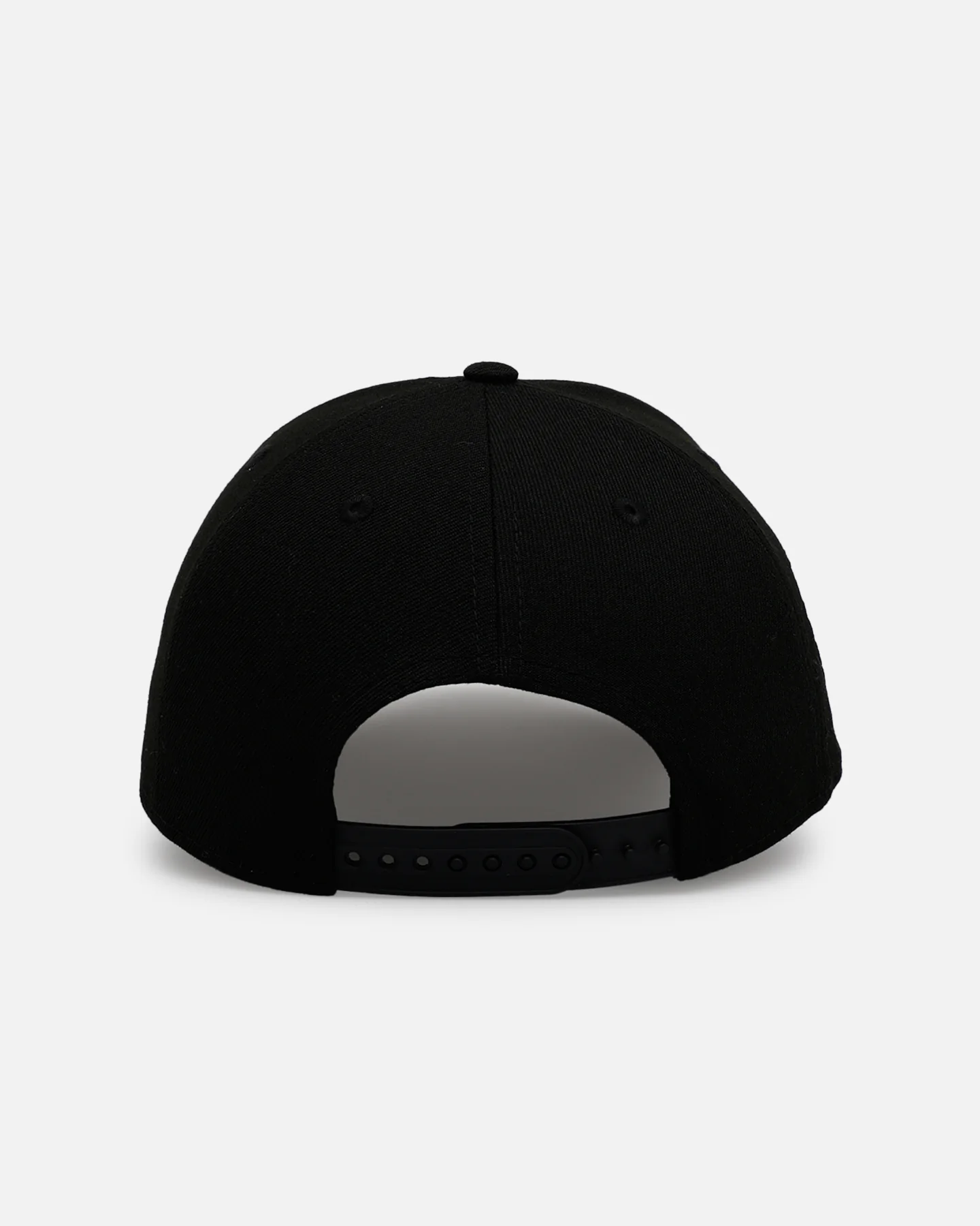 New Era Philadelphia Phillies 'New Year's Eve' 9FORTY A-Frame Snapback Gold/Silver - Image 2