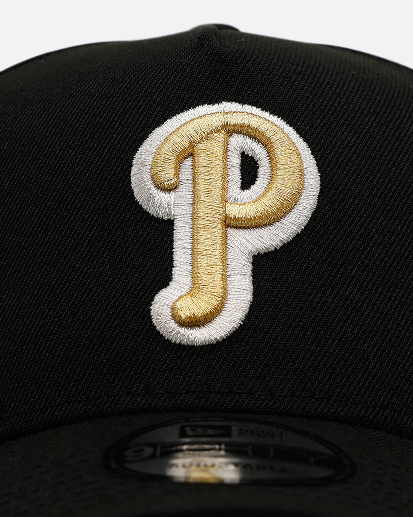 New Era Philadelphia Phillies 'New Year's Eve' 9FORTY A-Frame Snapback Gold/Silver - Image 5