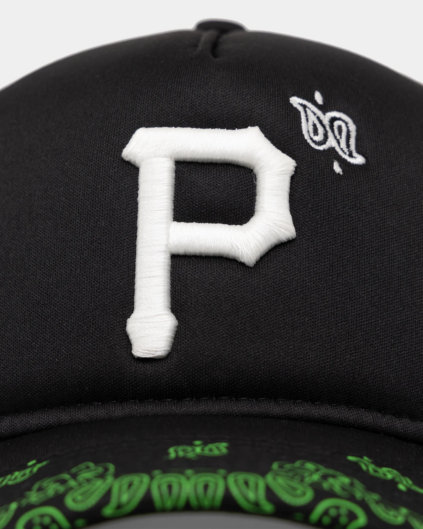 New Era Pittsburgh Pirates 'Glow In The Dark' 9FORTY A-Frame Trucker Snapback Black/Neon Green - Image 6