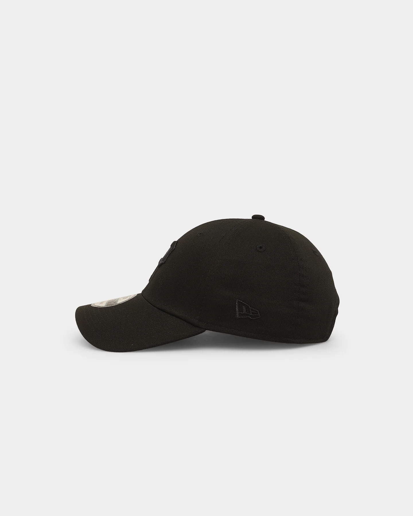 New Era Pittsburgh Pirates 'Black On Black' 9FORTY Casual Strapback Black/Black - Image 4