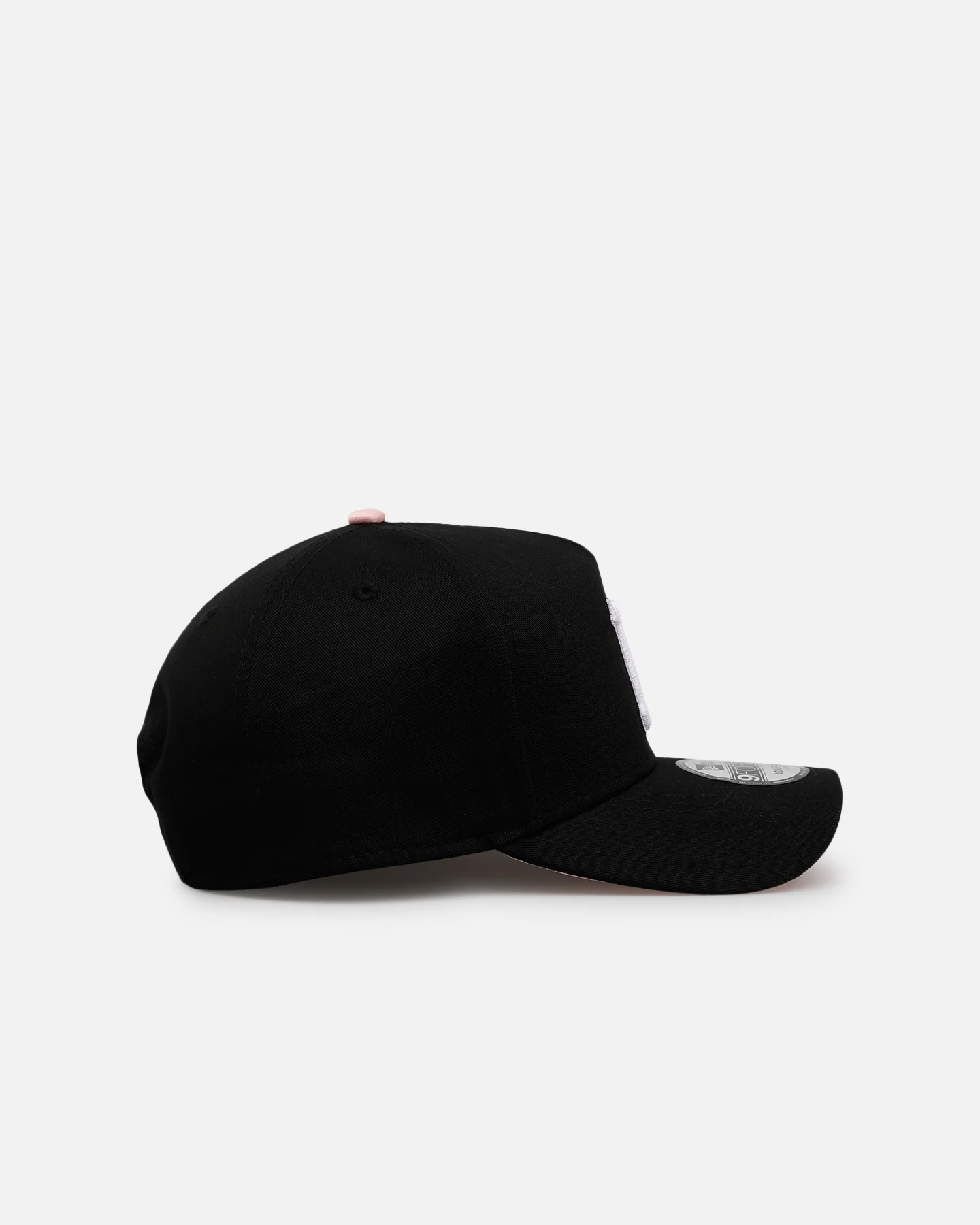 New Era Pittsburgh Pirates 'Pink Satin Hearts 2.0' 9FORTY A-Frame Snapback Black/Pink - Image 3