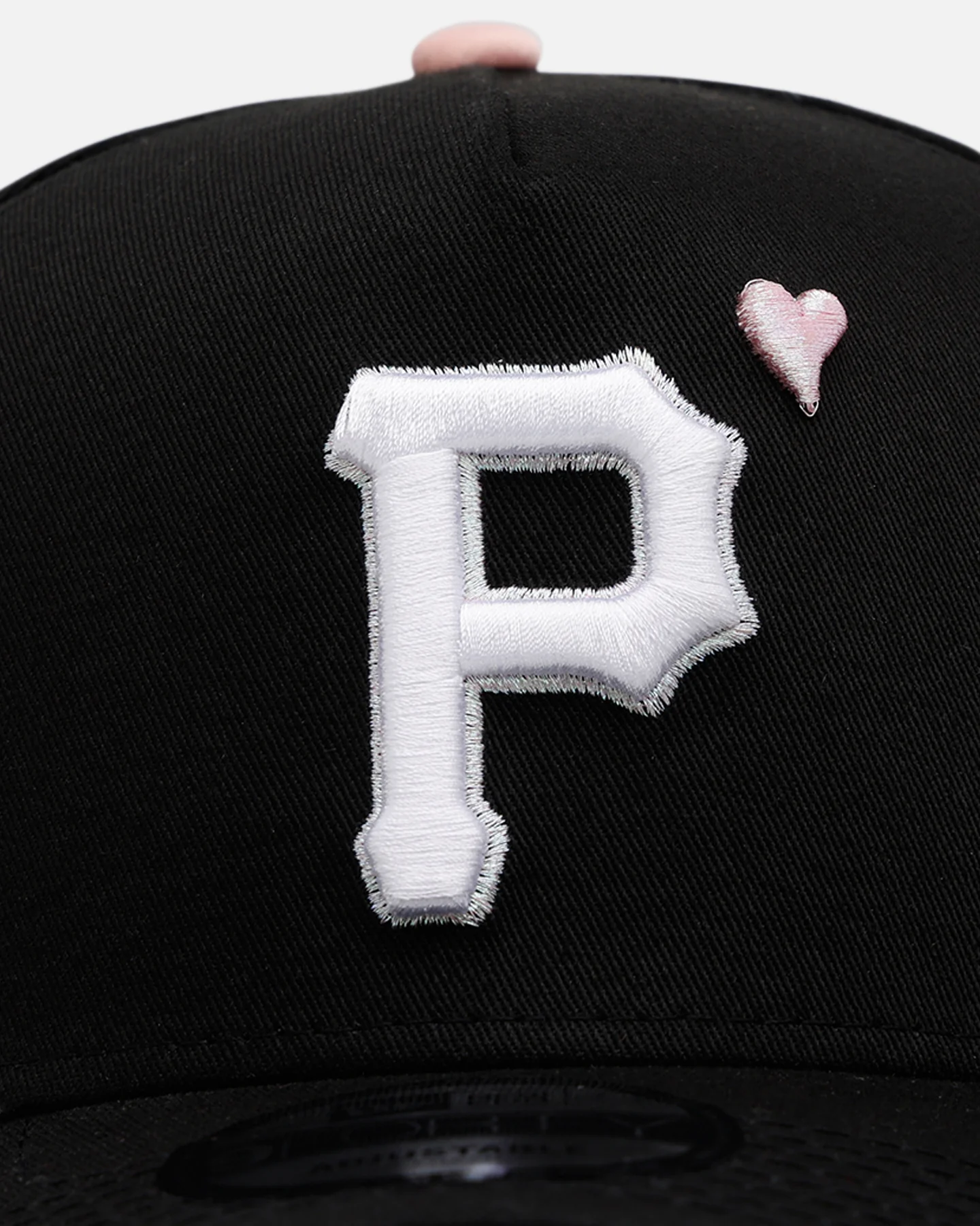 New Era Pittsburgh Pirates 'Pink Satin Hearts 2.0' 9FORTY A-Frame Snapback Black/Pink - Image 5