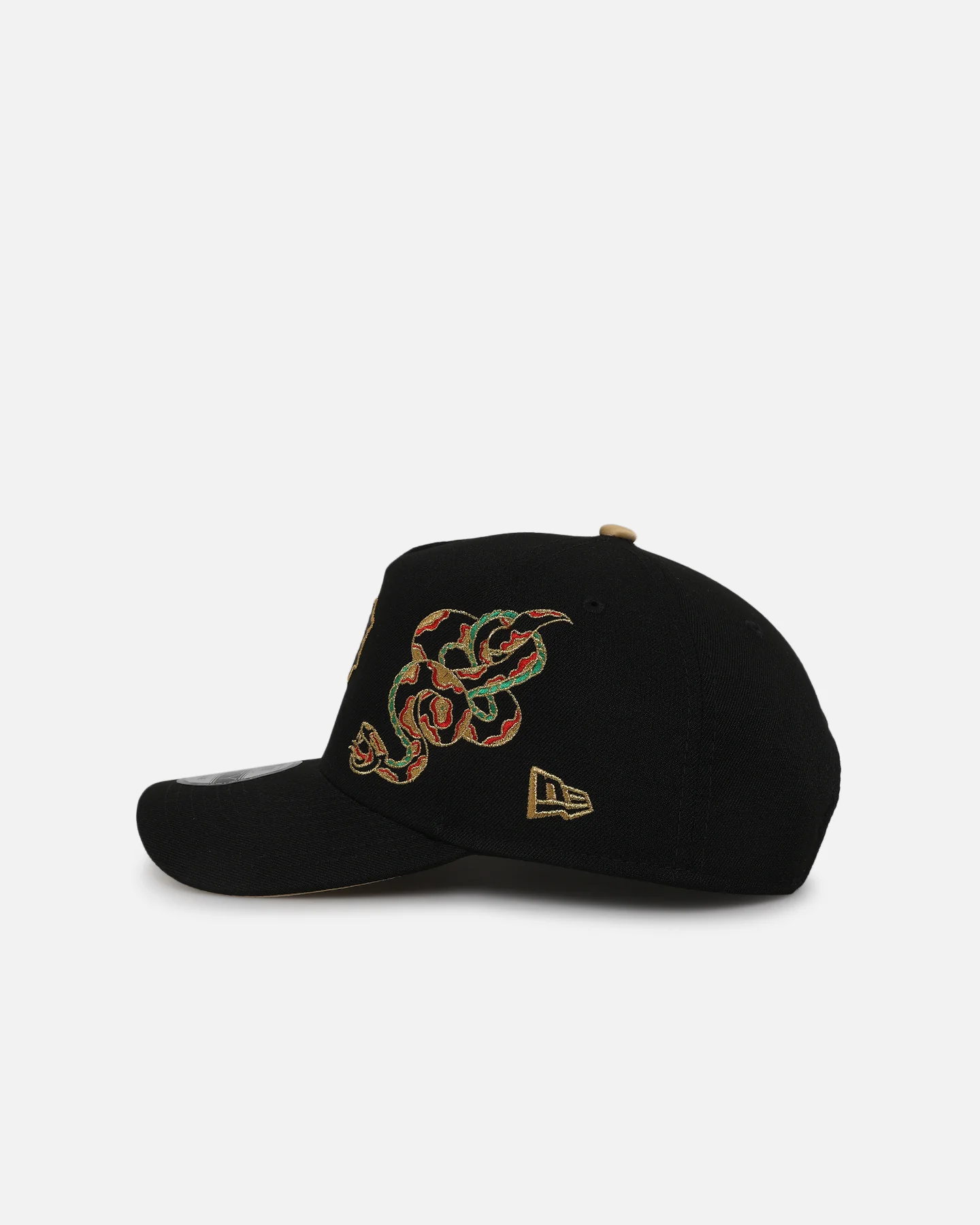 New Era Pittsburgh Pirates 'Year Of The Snake' 9FORTY A-Frame Snapback Black/Gold - Image 4