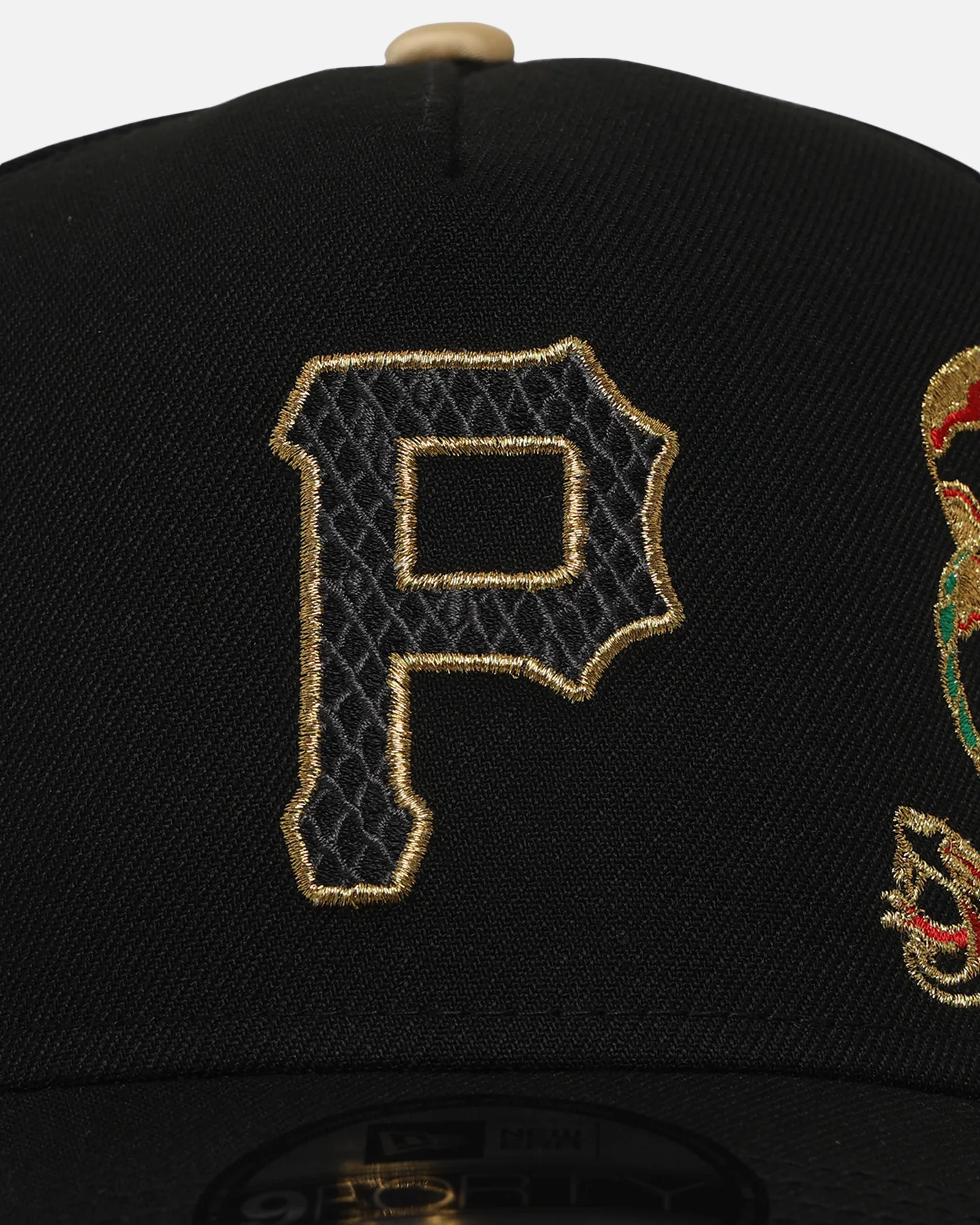 New Era Pittsburgh Pirates 'Year Of The Snake' 9FORTY A-Frame Snapback Black/Gold - Image 5