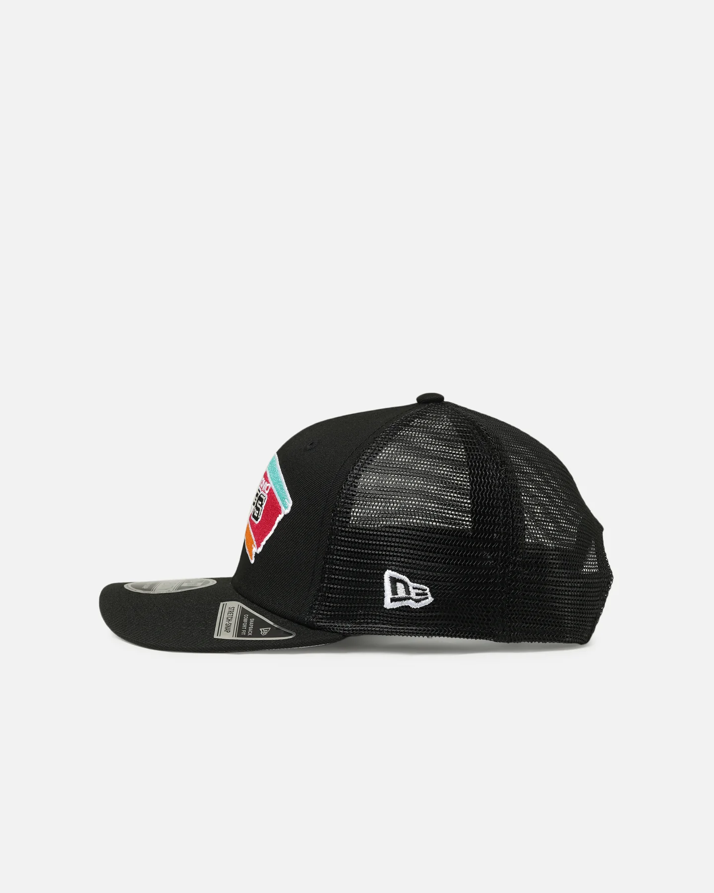 New Era San Antonio Spurs 'HWC' 9SEVENTY Trucker Stretch Snapback Black - Image 4