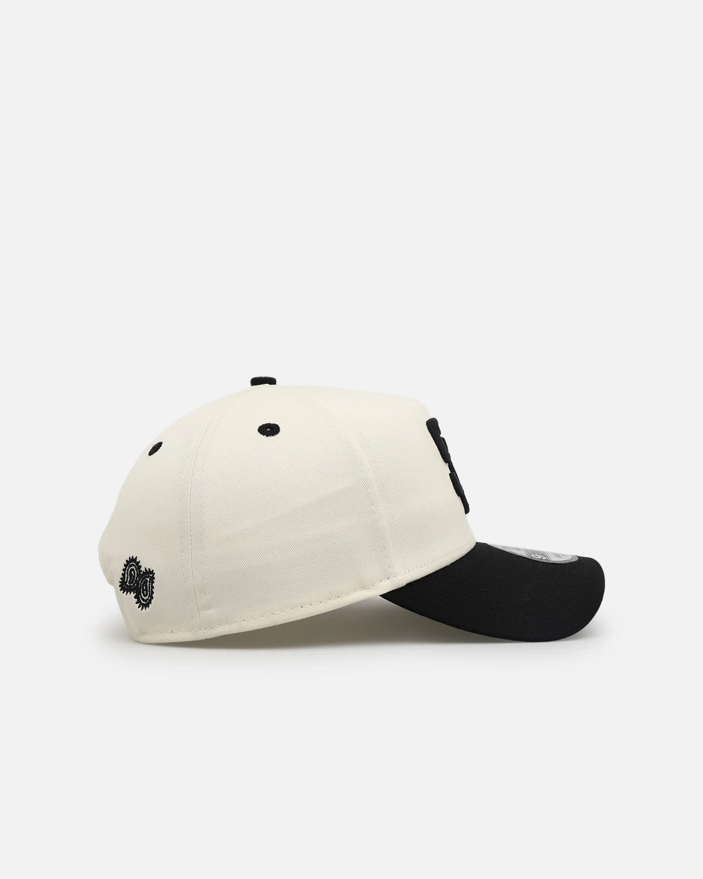 New Era San Diego Padres 'Paisley Hit' 9FORTY A-Frame Snapback Chrome White/Black - Image 3