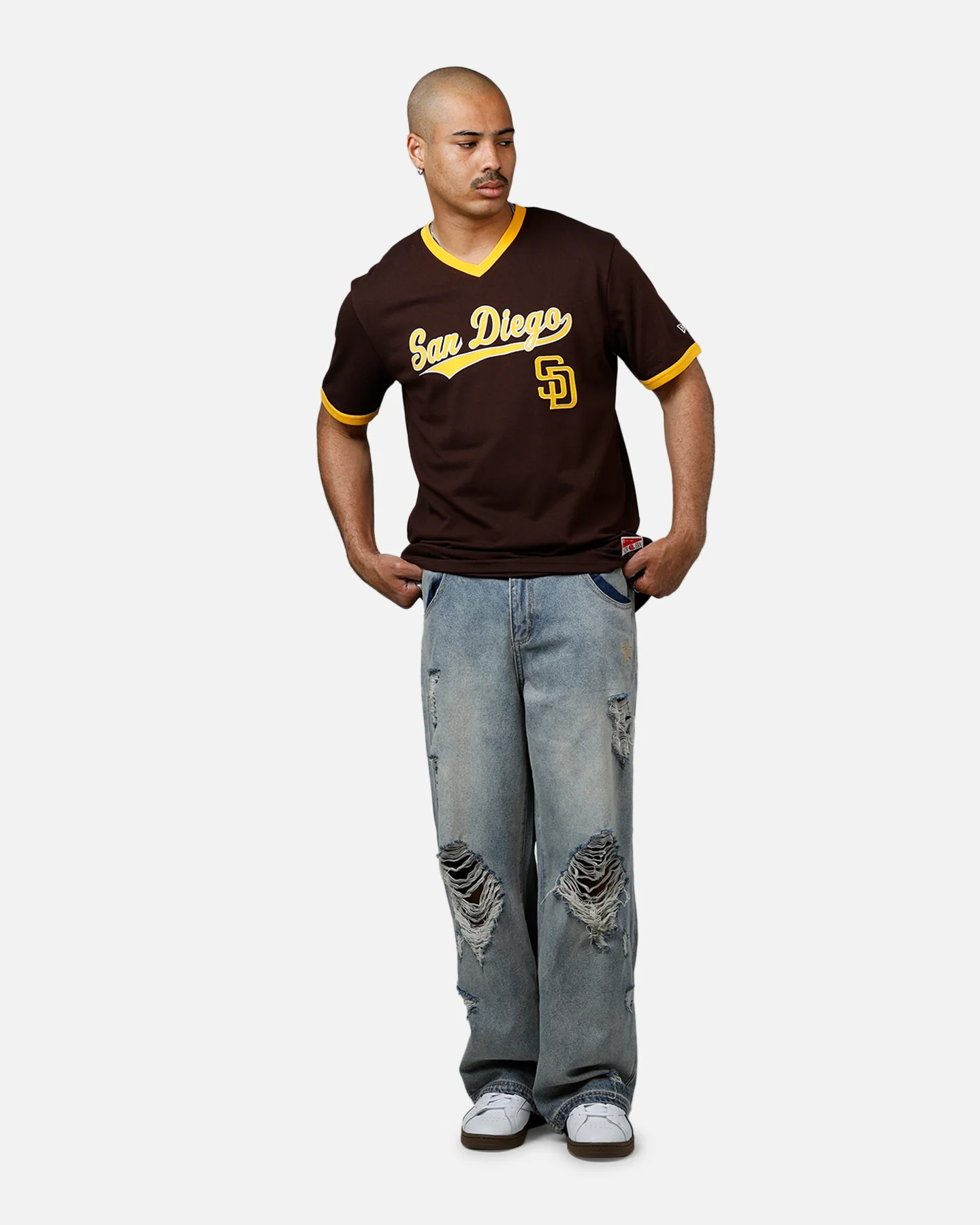 New Era San Diego Padres Throwback V-Neck T-Shirt Brown - Image 3