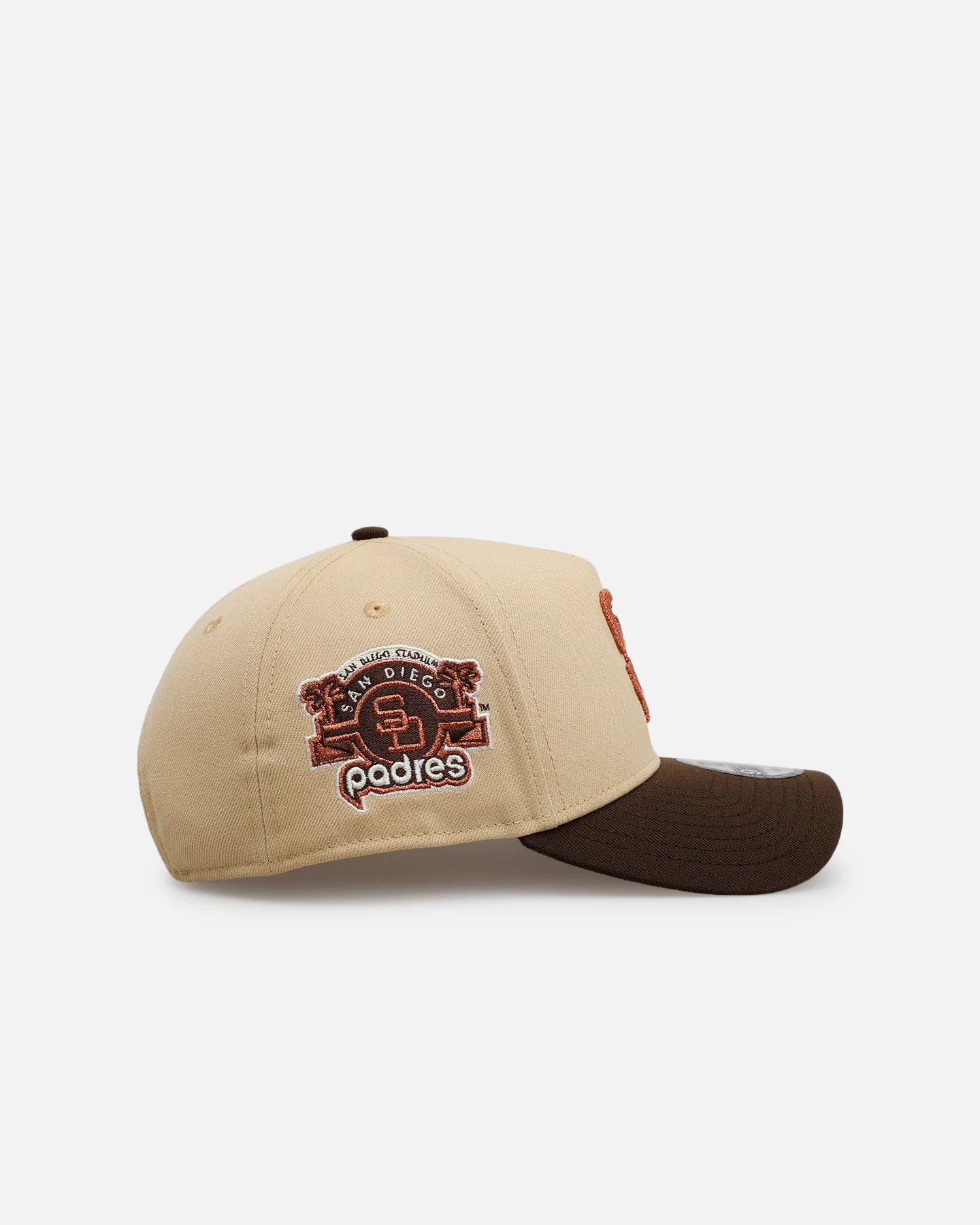 New Era San Diego Padres 'Vintage' 9FORTY A-Frame Snapback Vegas Gold - Image 3