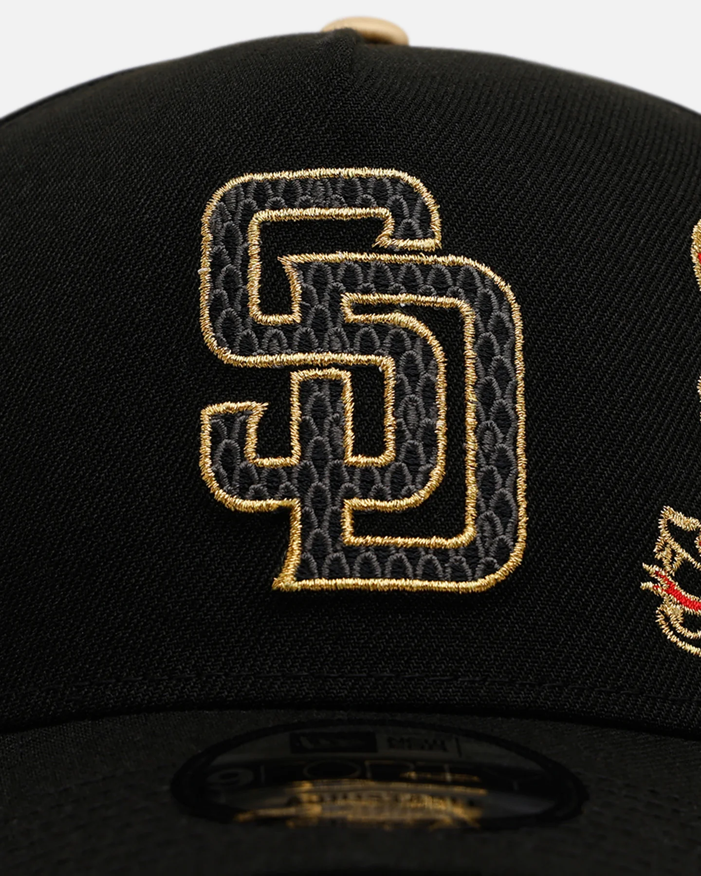 New Era San Diego Padres 'Year Of The Snake' 9FORTY A-Frame Snapback Black/Gold - Image 5