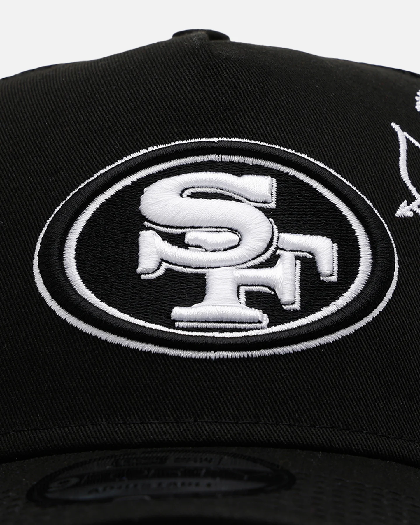 New Era San Francisco 49ers 'Cherub Trucker' 9FORTY A-Frame Trucker Snapback Black/White - Image 5
