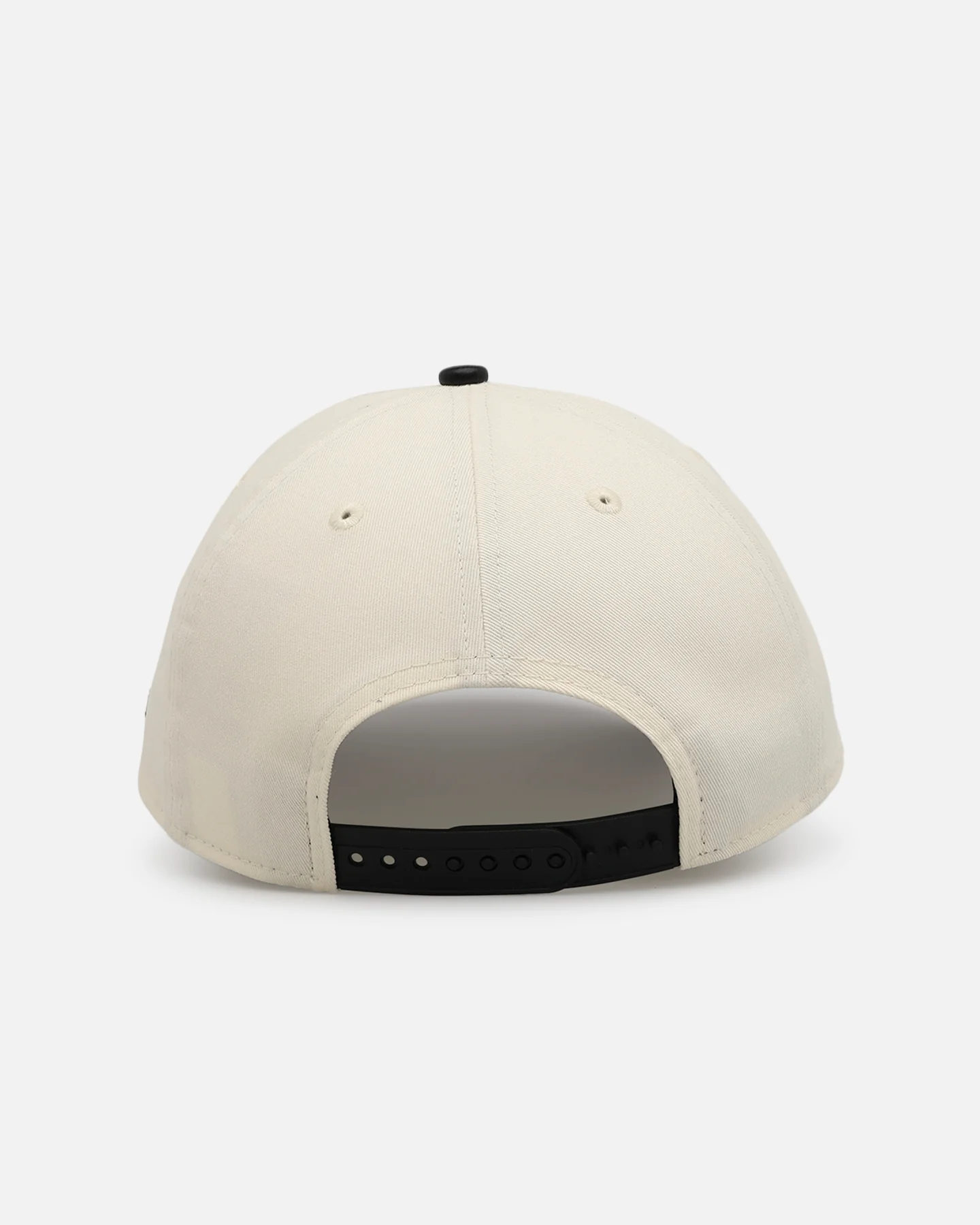 New Era San Francisco 49ers 'Leather Visor' 9FORTY A-Frame Snapback Chrome White/Black - Image 2