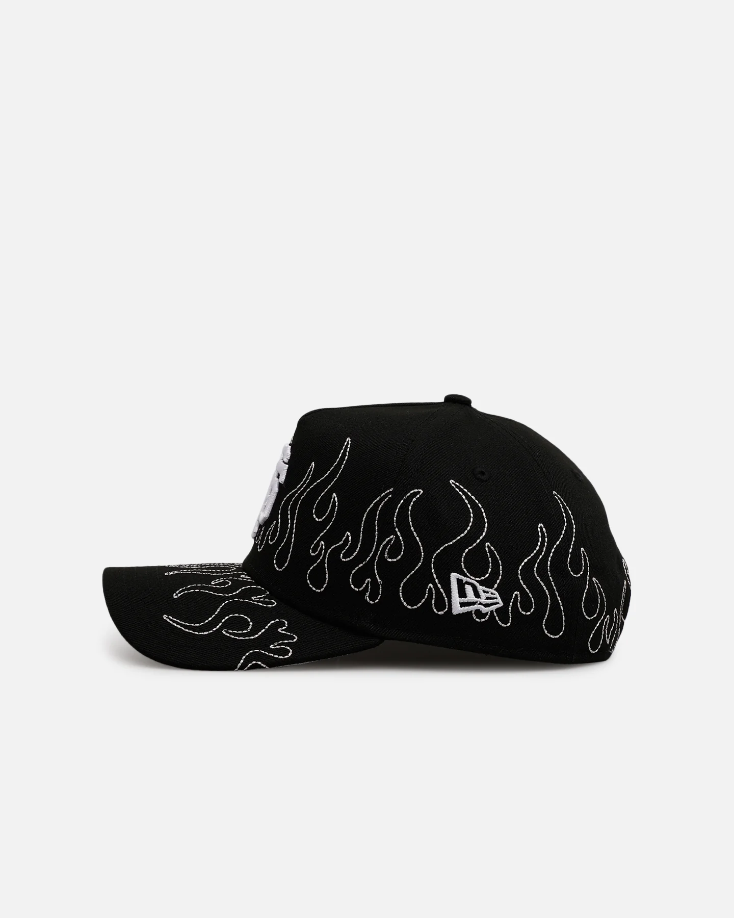 New Era San Francisco Giants 'Outline Flames' 9FORTY A-Frame Snapback Black - Image 4