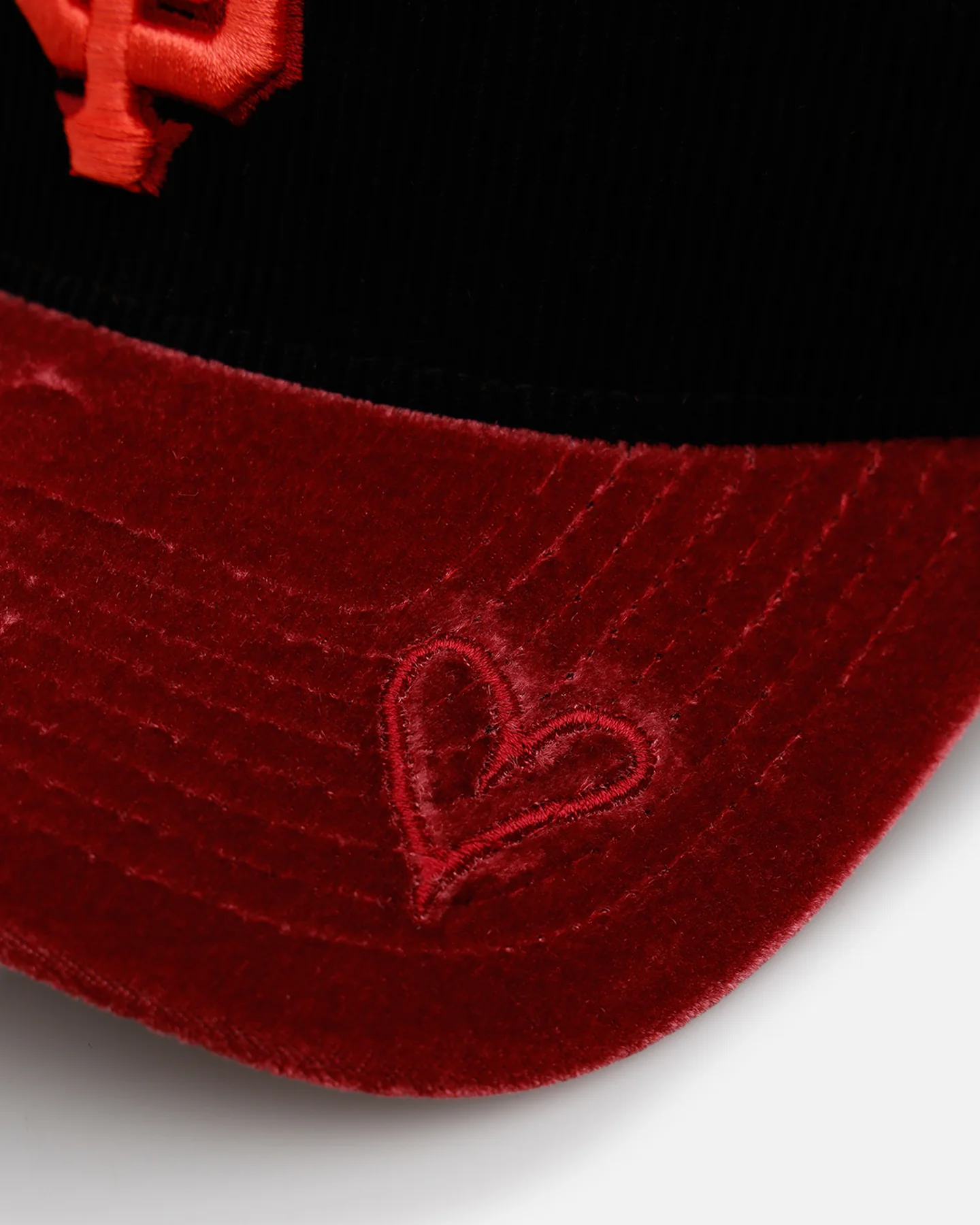 New Era San Francisco Giants 'Velvet Cord Certified Lover' 9FORTY A-Frame Premium Corduroy Snapback Black - Image 8