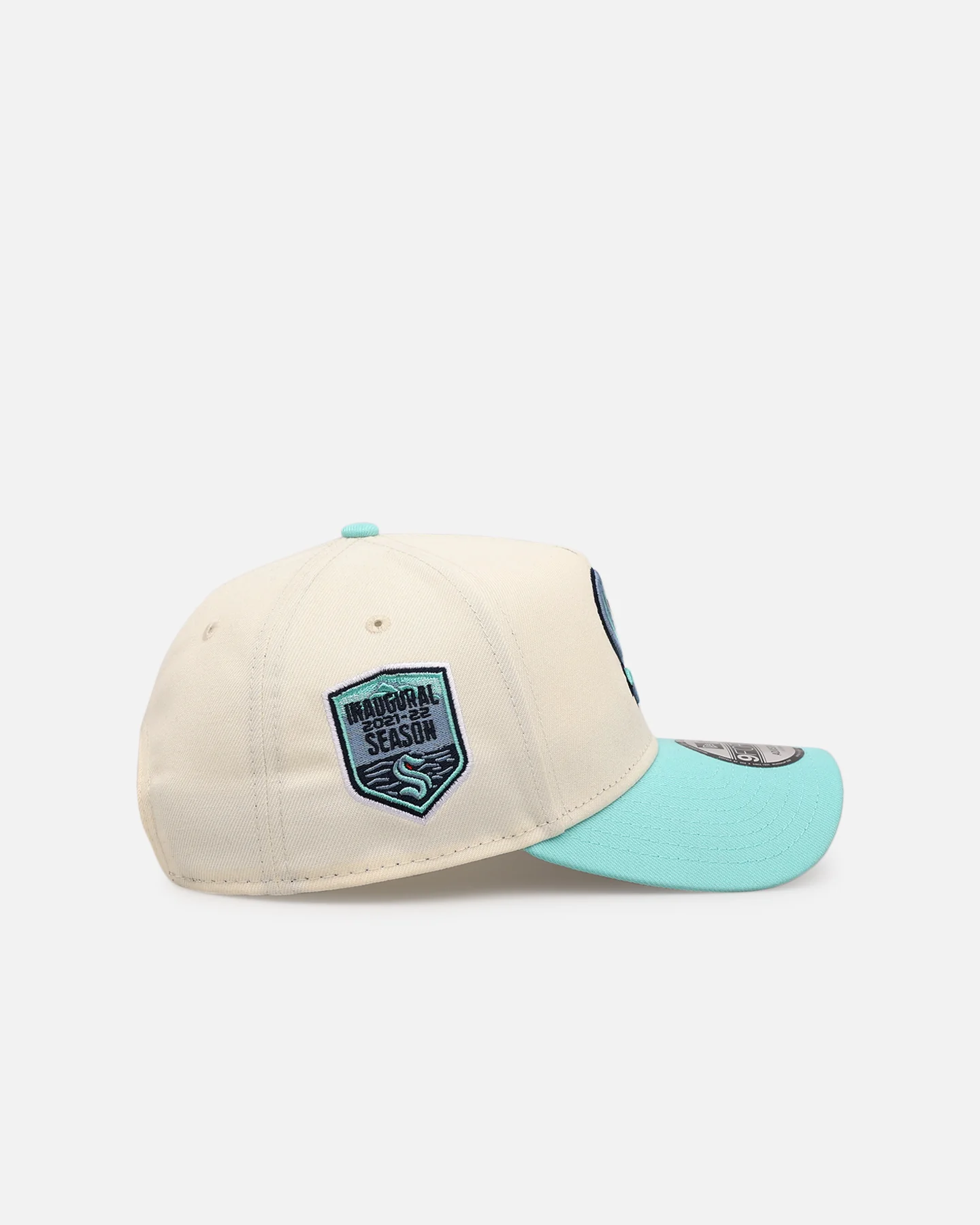 New Era Seattle Kraken 'Team Color Visor' 9FORTY A-Frame Snapback Chrome/Official Team Color - Image 3