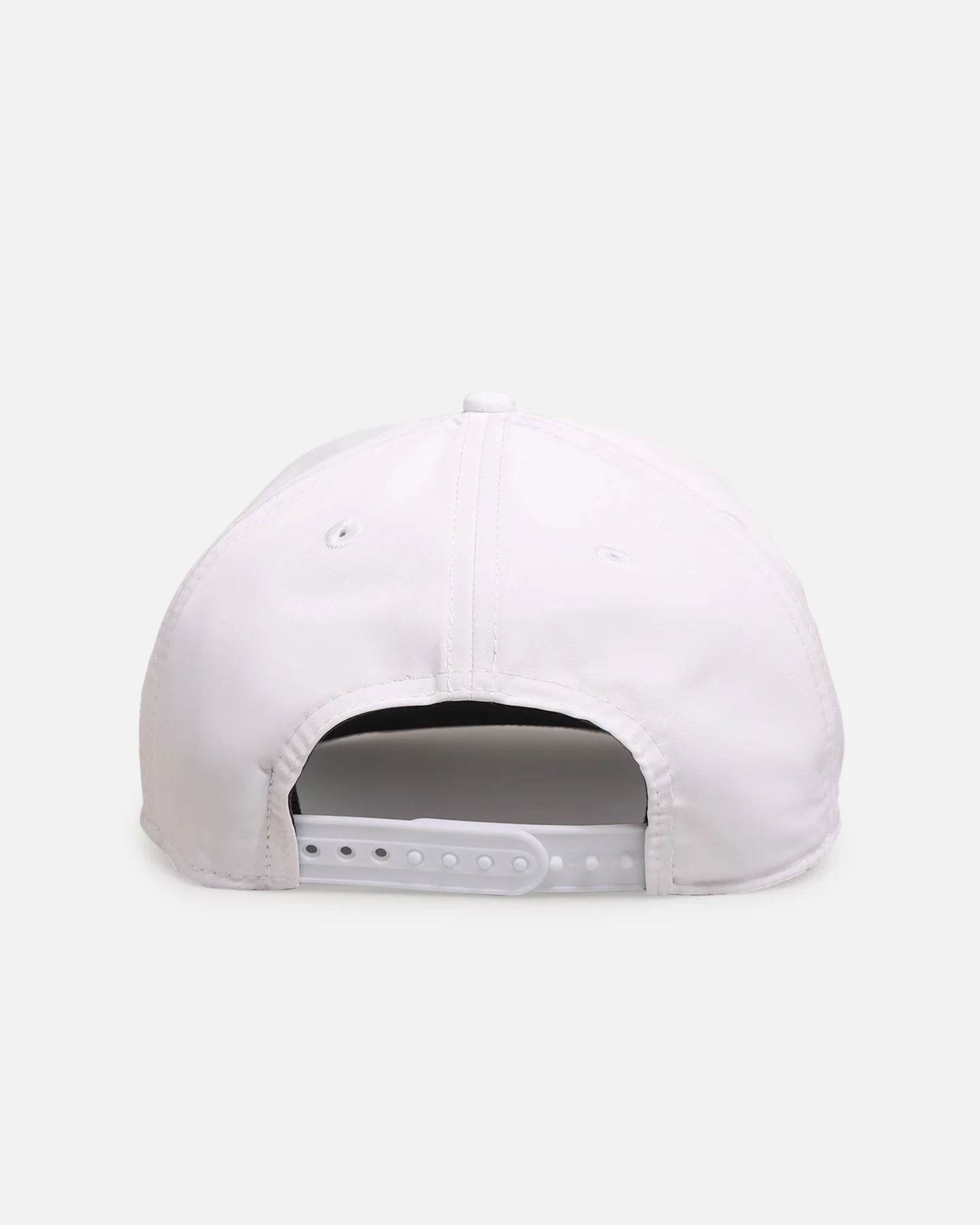 New Era Smash Gold Club 'Liv Golf' 9SEVENTY Stretch Snapback White - Image 2