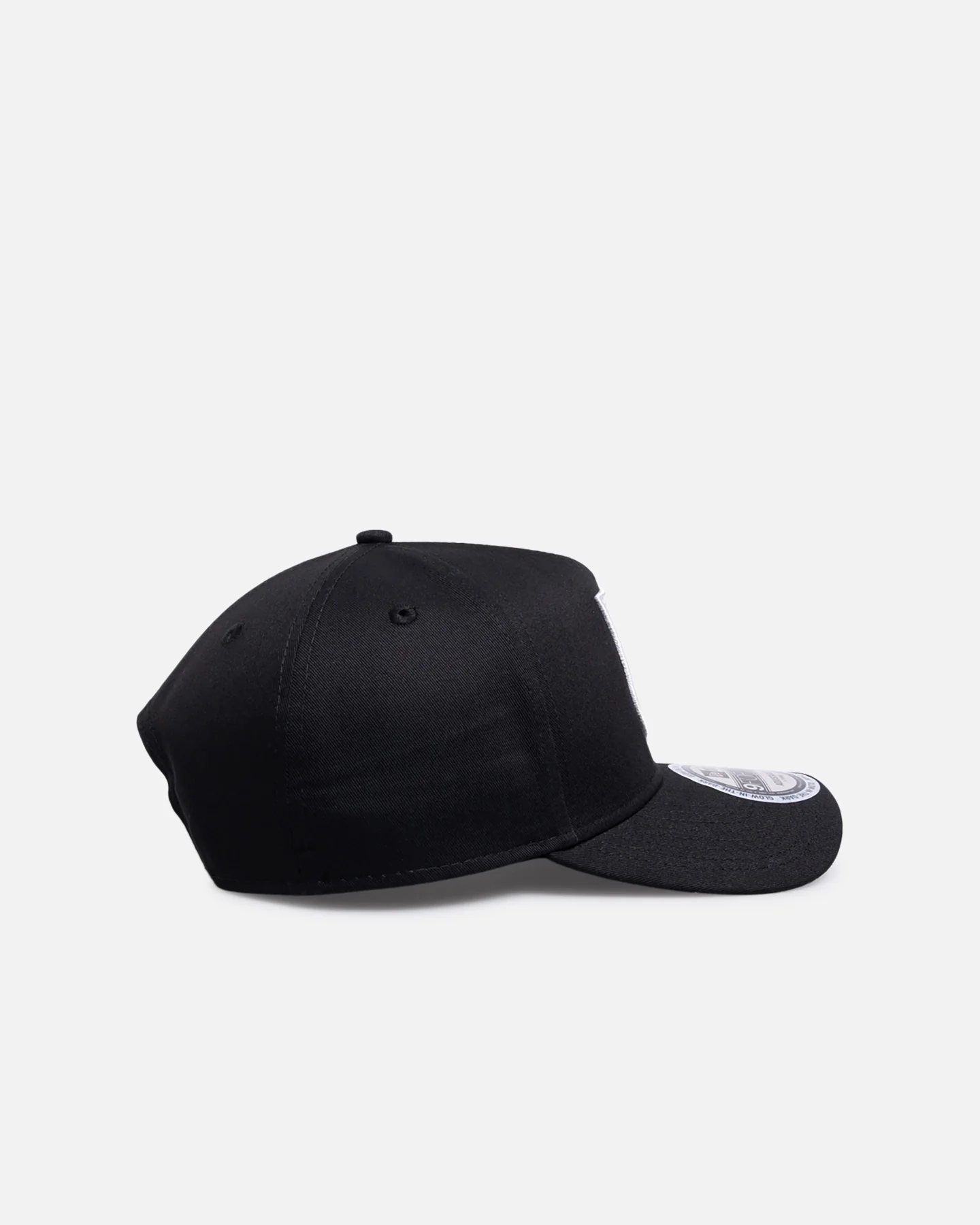 New Era St. George Illawarra Dragons 'NRL Glow In The Dark' 9FORTY A-Frame Snapback Black - Image 4