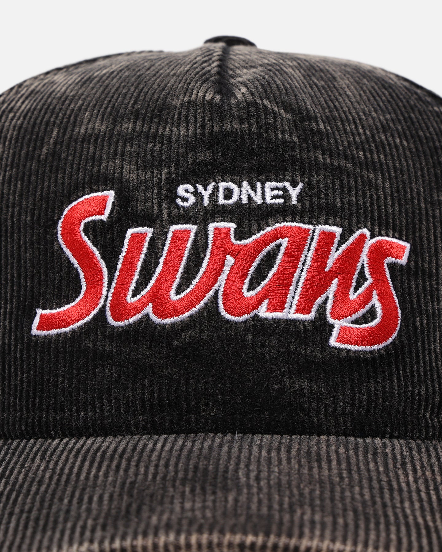 New Era Sydney Swans 'Washed Corduroy' Pre-Curved Golfer Snapback Black/Kelly Green - Image 6