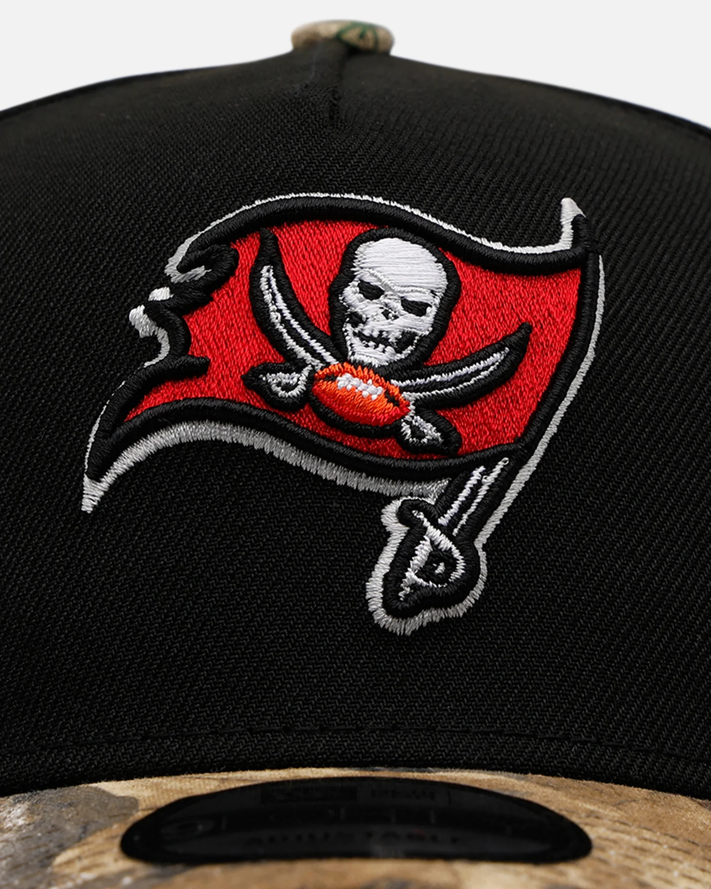 New Era Tampa Bay Buccaneers 'Black Crown Realtree Visor' 9FORTY A-Frame Snapback Realtree Edge/Black - Image 5
