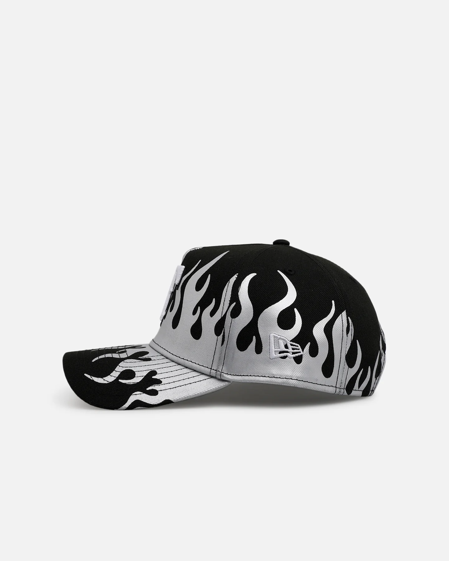 New Era Texas Rangers 'Metallic Flames' 9FORTY A-Frame Snapback Black/Silver - Image 4