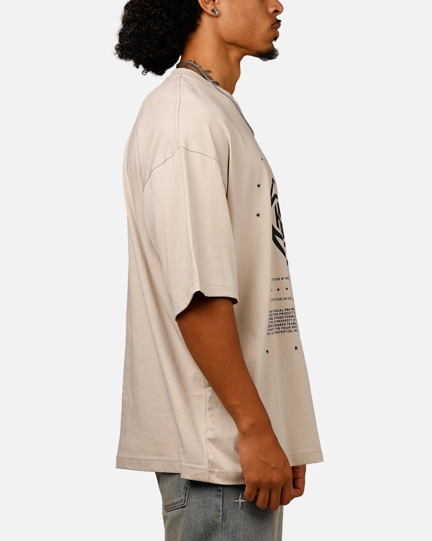 New Era X Bristol Studio New York Knicks 'Teams Edition' T-Shirt Stone - Image 4