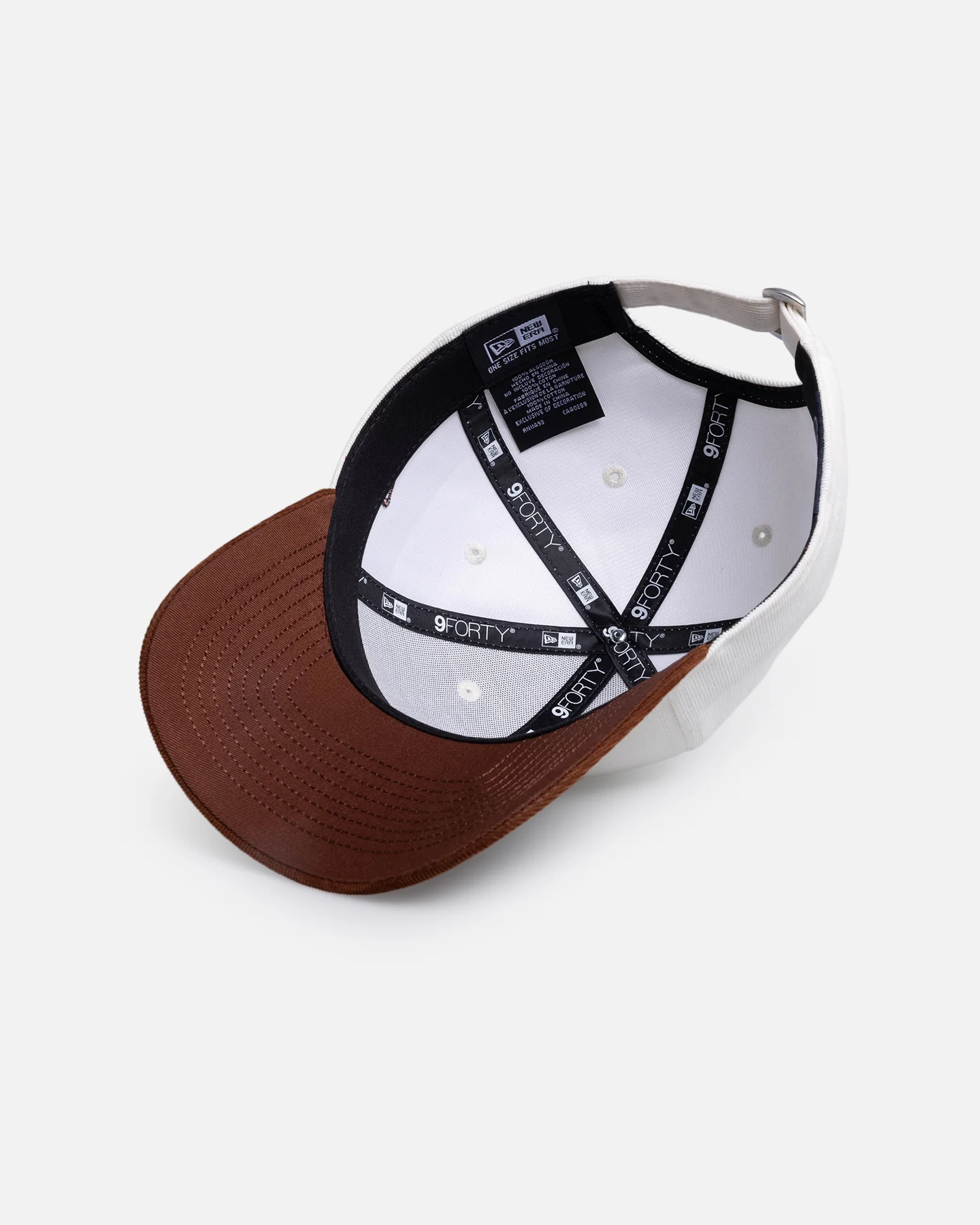 New Era X Red Bull Racing F1 'Contrast Visor' 9FORTY Strapback Light Beige - Image 6