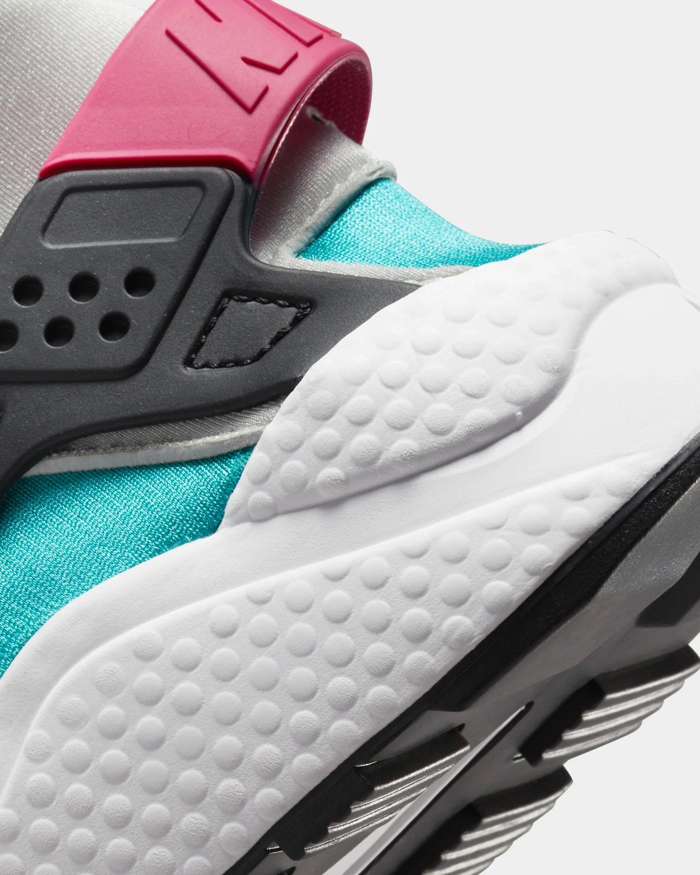 Nike Air Huarache Black/Lethal Pink - Image 8