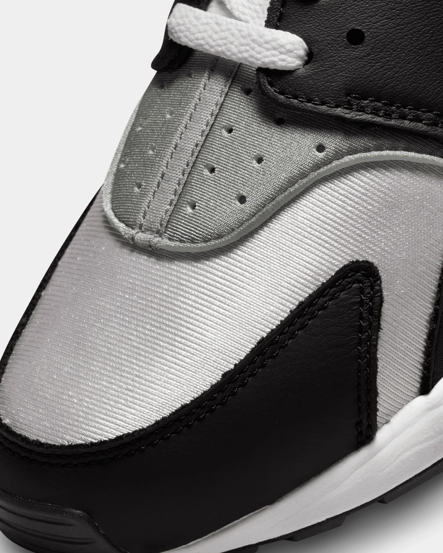 Nike Air Huarache Black/White-Neutral - Image 6