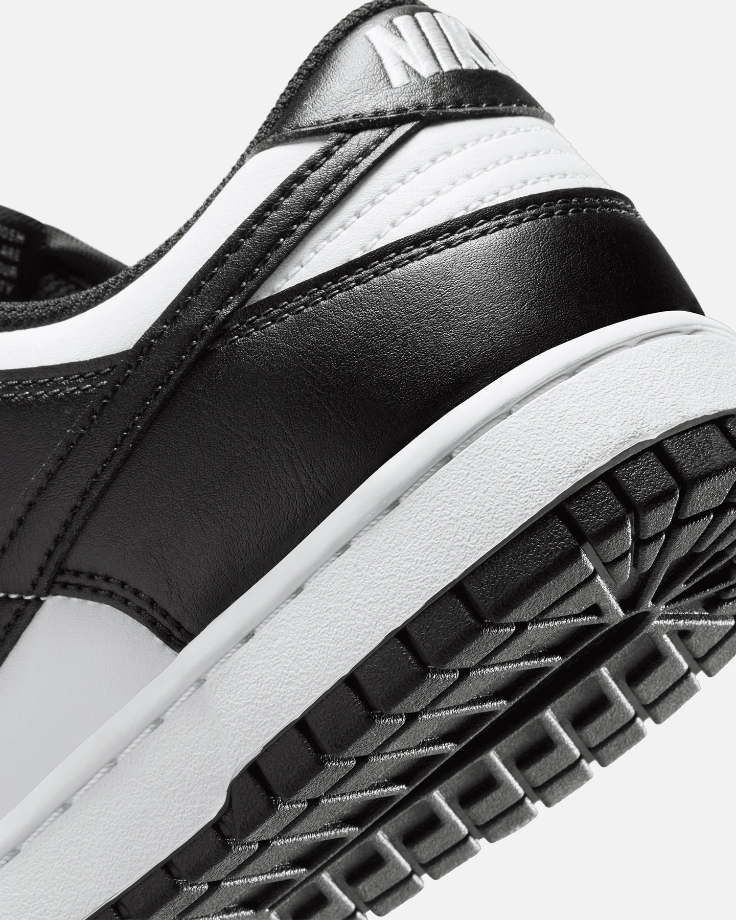 Nike Dunk Low Retro White/Black/White - Image 8