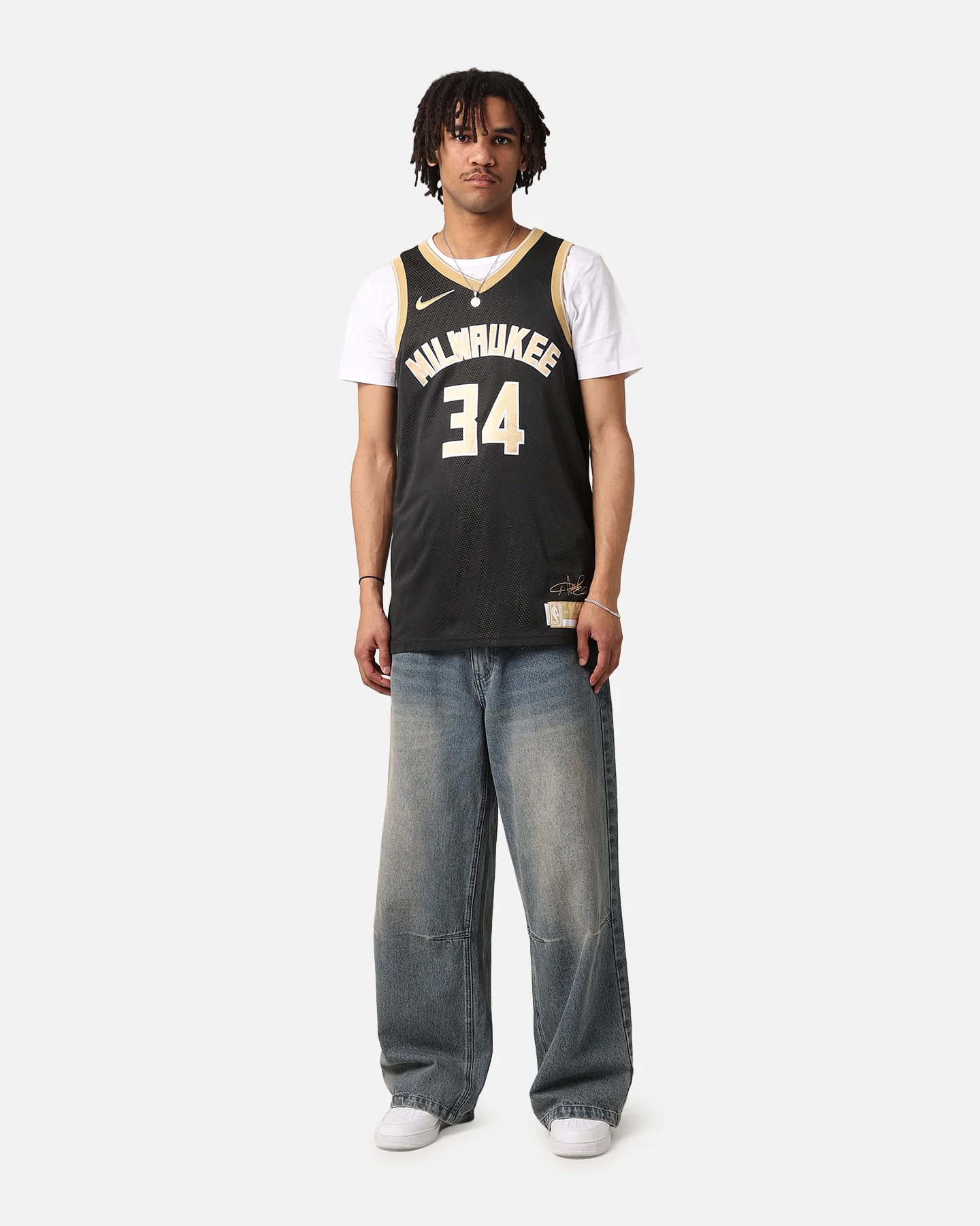 Nike Giannis Antetokounmpo Milwaukee Bucks Dri-FIT 2024 Select Series Jersey Black/Gold - Image 3