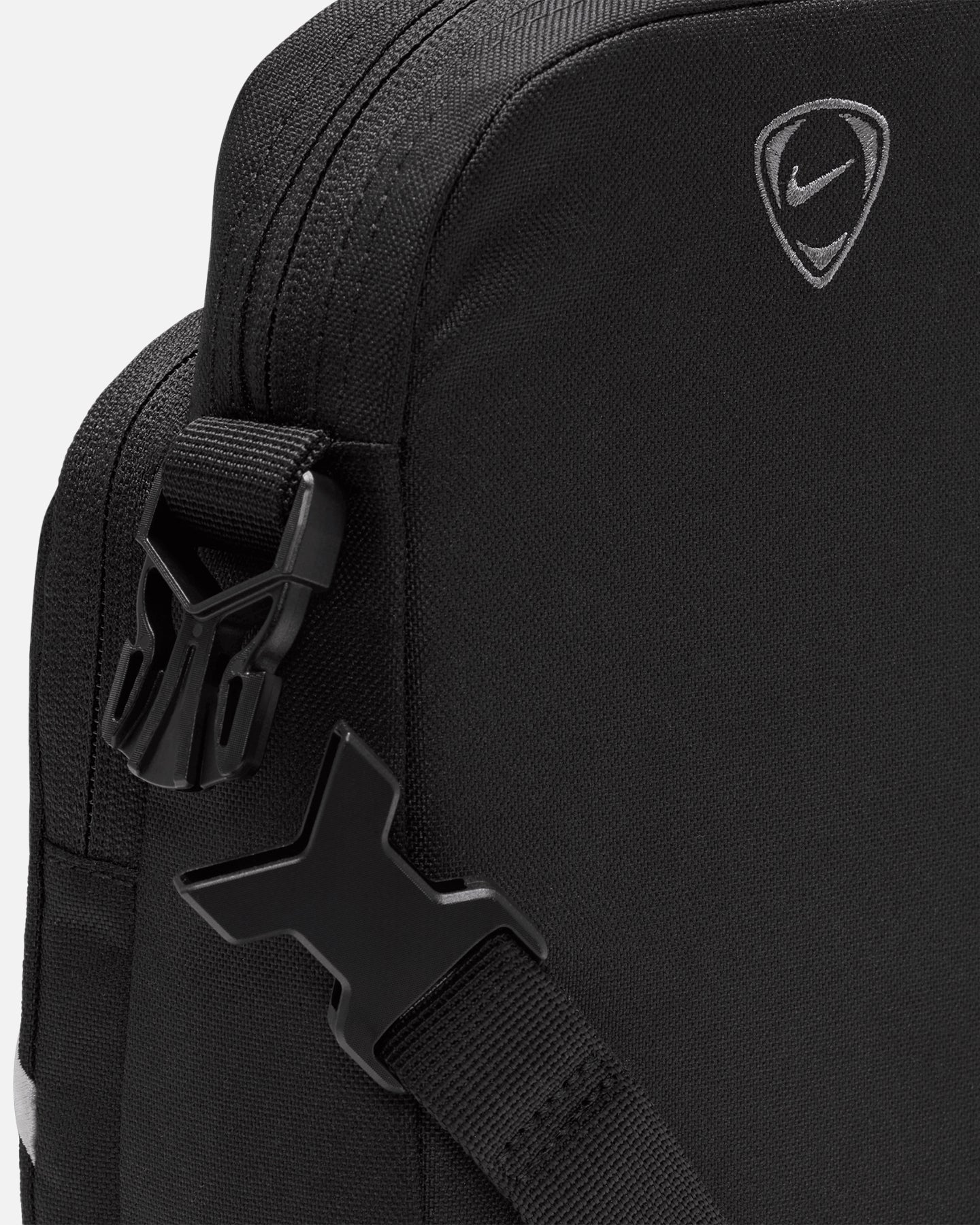 Nike Heritage Total 90 Crossbody Black/Black - Image 8