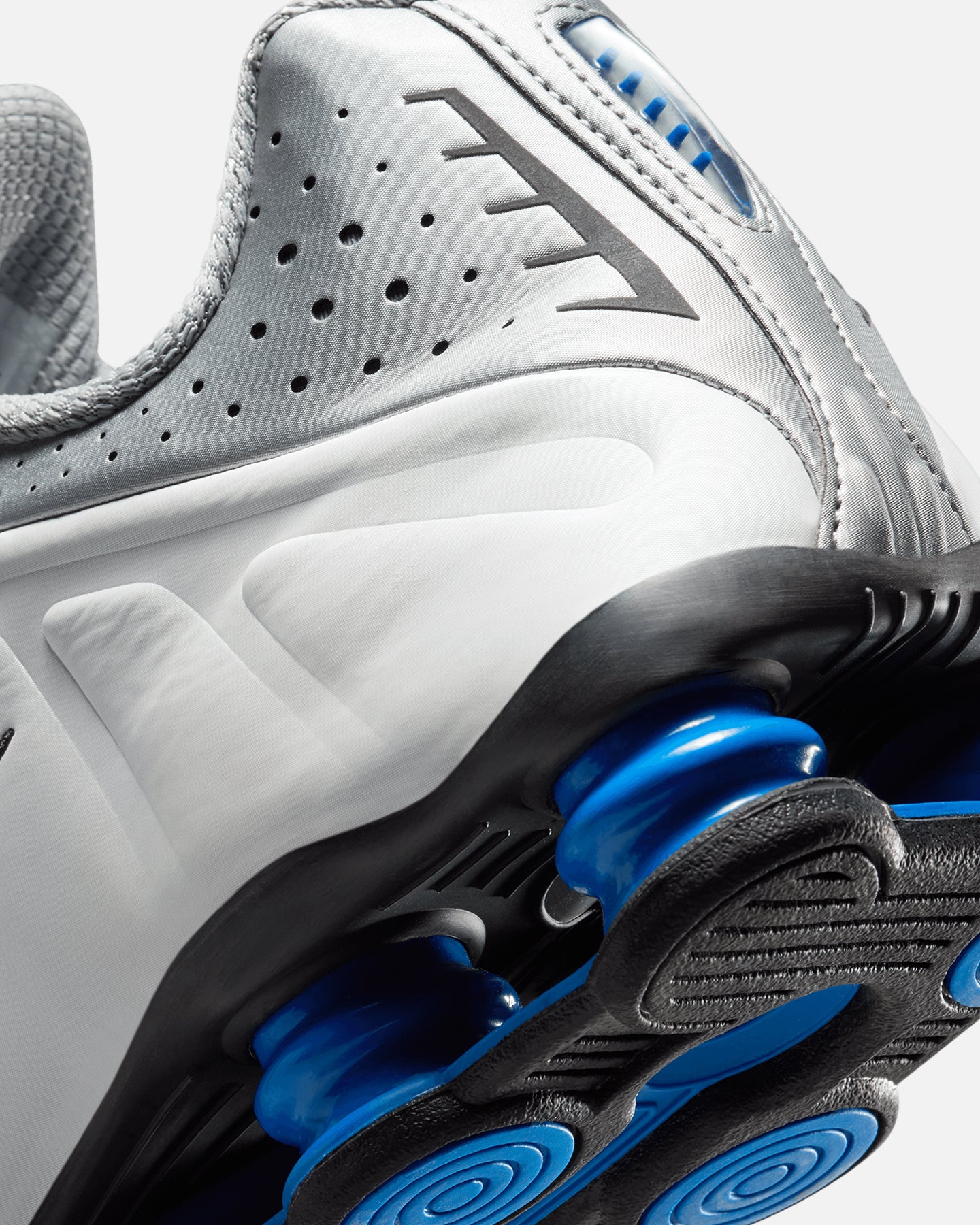 Nike Shox R4 White/Metallic - Image 8