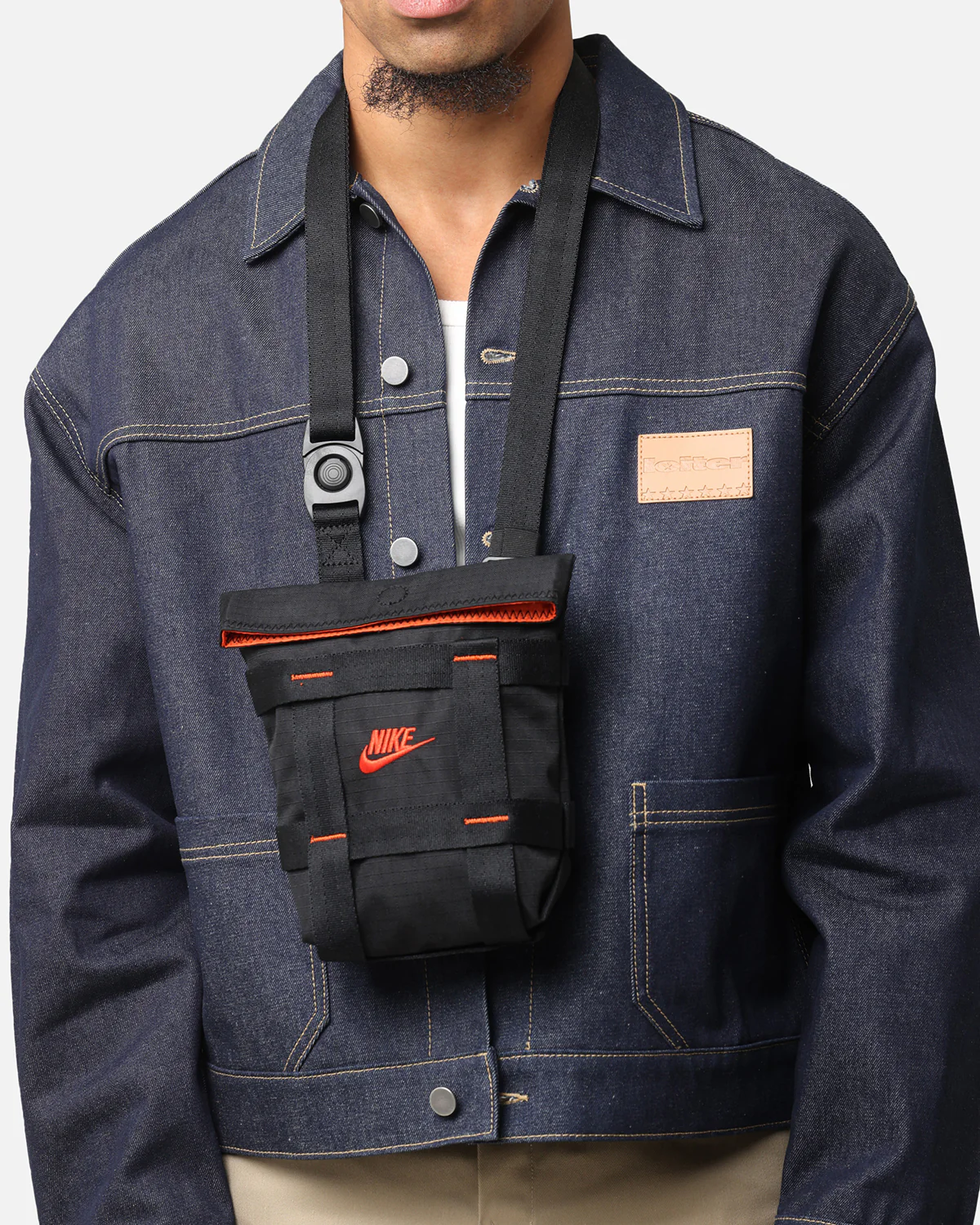 Nike Sportswear Cargo Crossbody Bag (3L) Black/Black/Orange - Image 4
