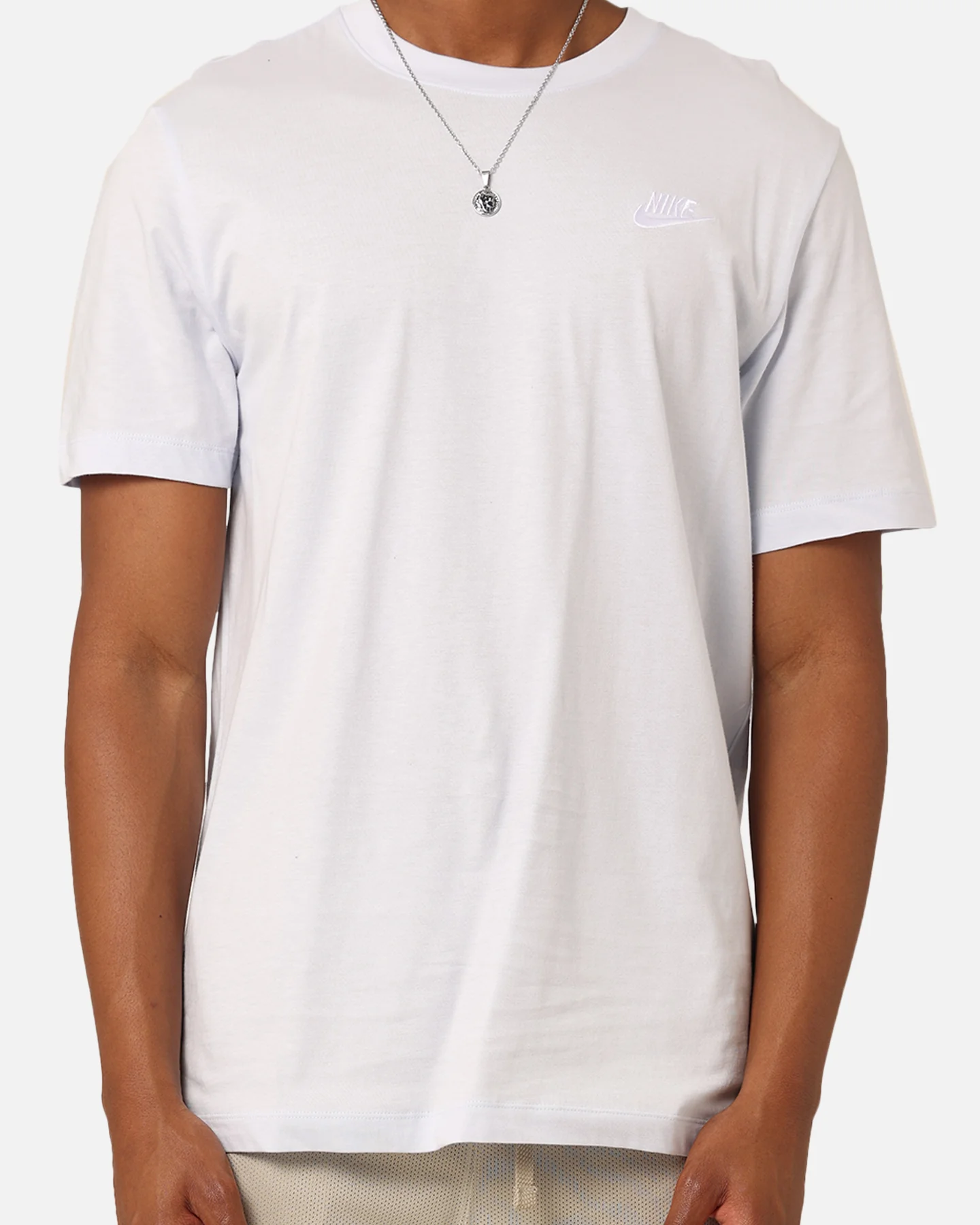 Nike Sportswear Club T-Shirt Football Grey - Image 3