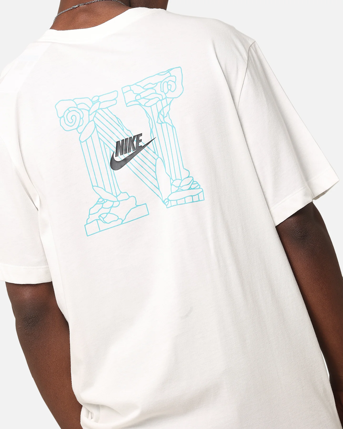Nike Sportswear Essential Club T-Shirt Sail - Image 8