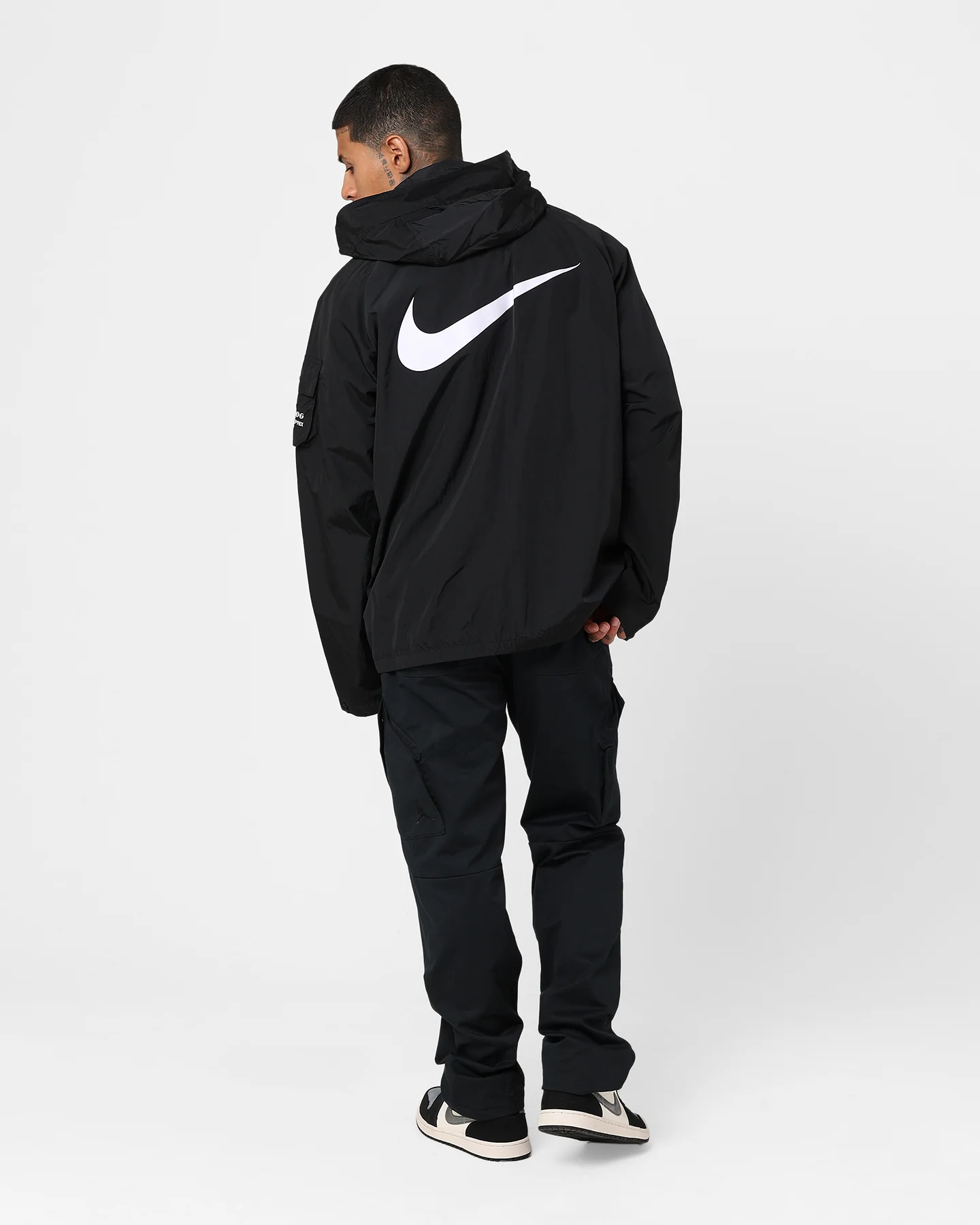 Nike Sportswear Lightweight Jacket Black/White - Image 8