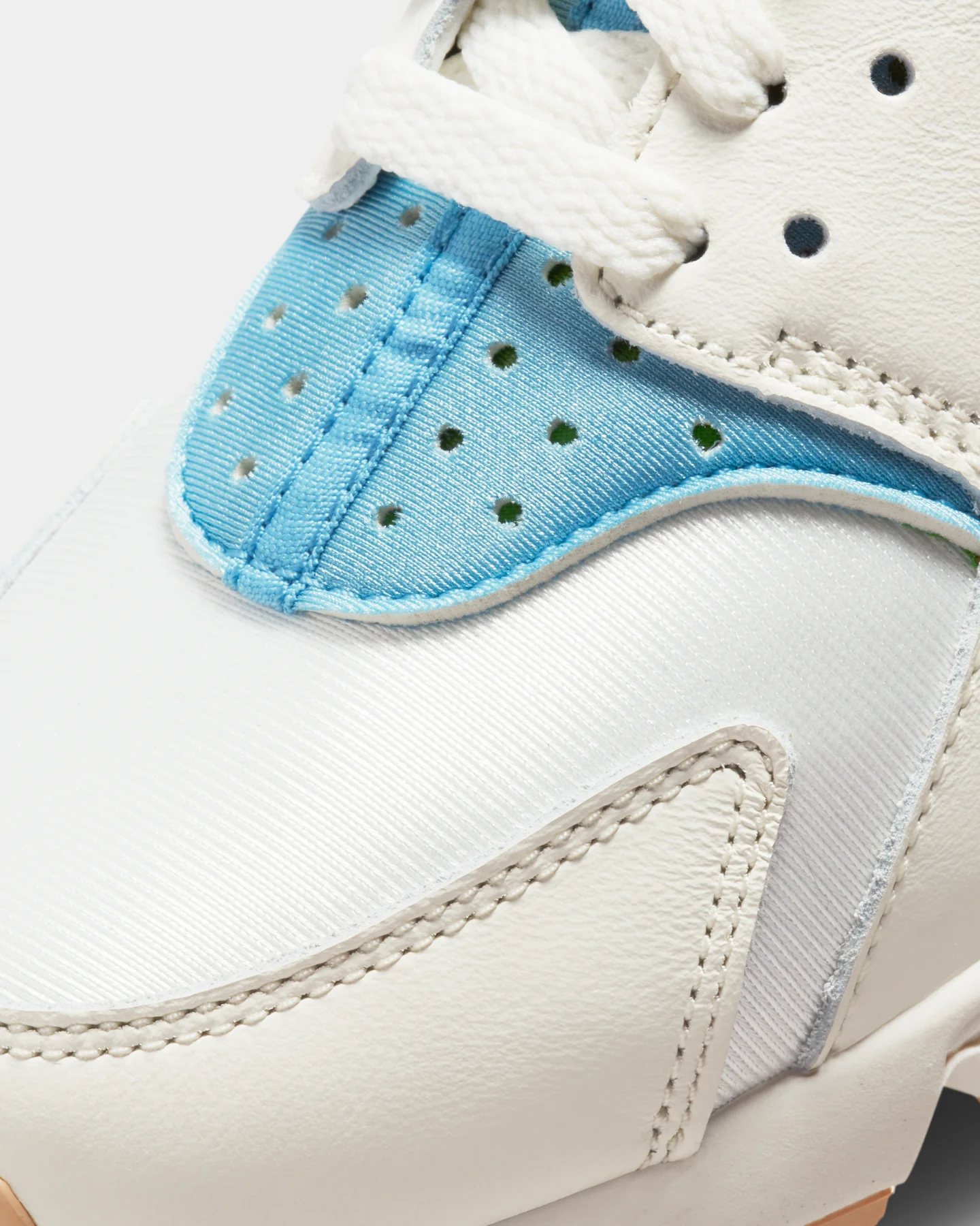 Nike Women's Air Huarache SE Sail/Arctic Orange - Image 5