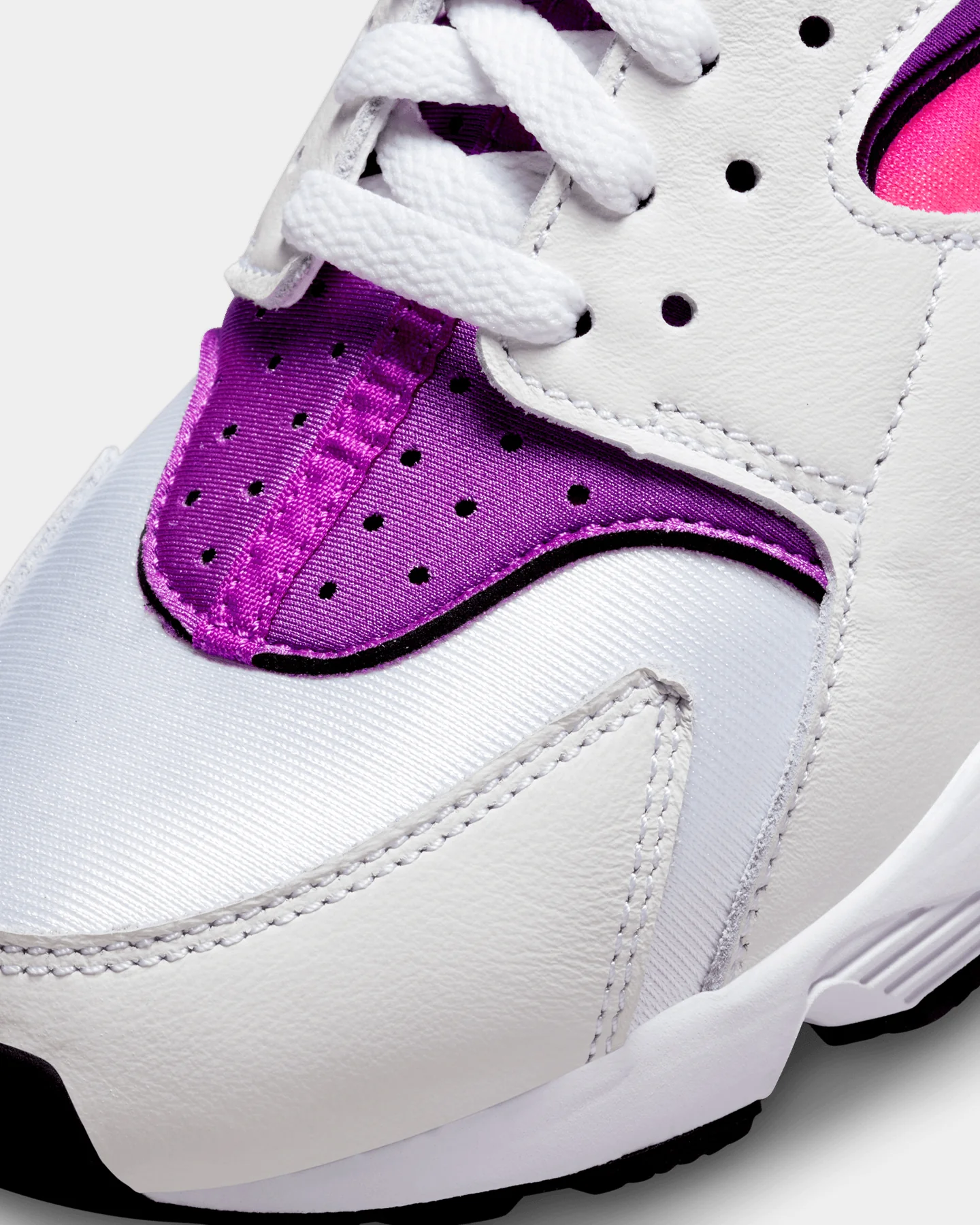 Nike Women's Air Huarache White/Black - Image 6