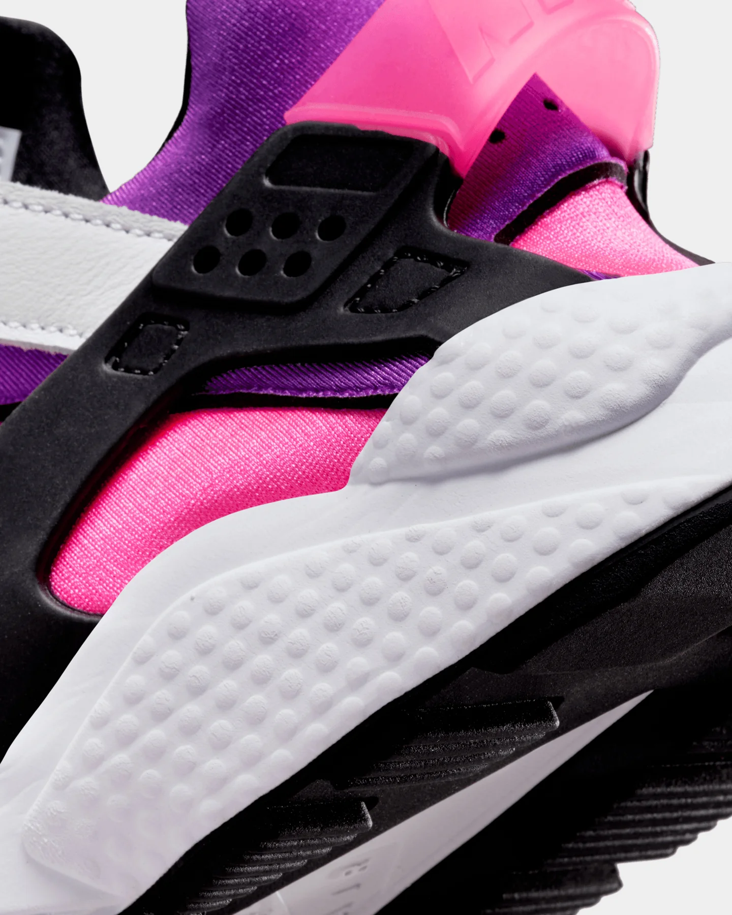 Nike Women's Air Huarache White/Black - Image 8