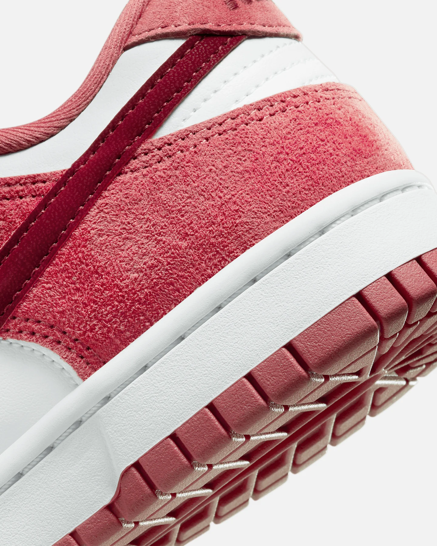 Nike Women's Dunk Low Valentine's Day White/Red - Image 6