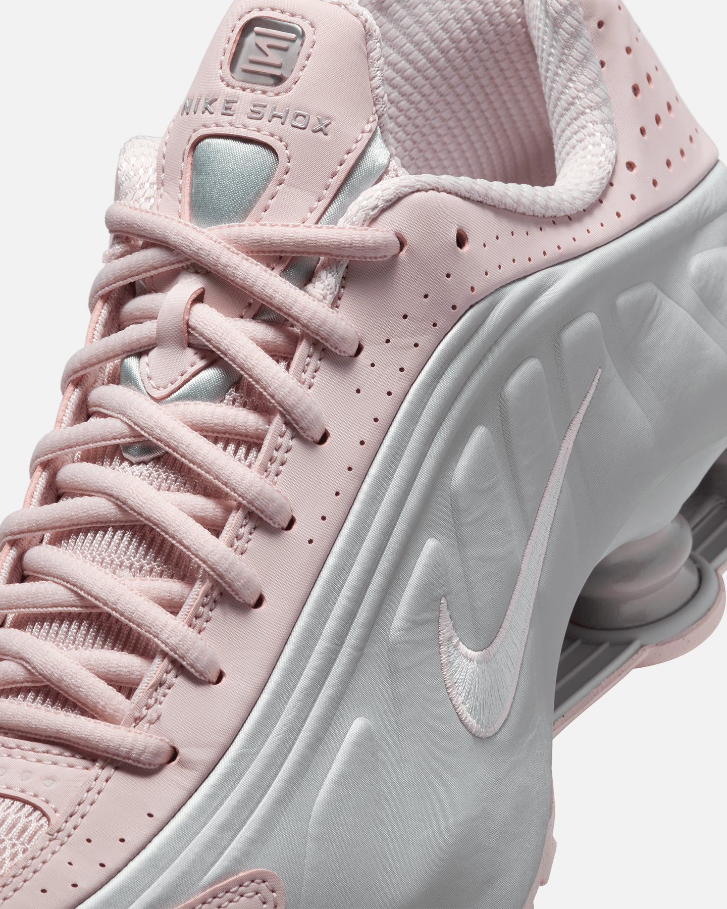 Nike Women's Shox R4 Barely Rose/Metallic Platinum - Image 6