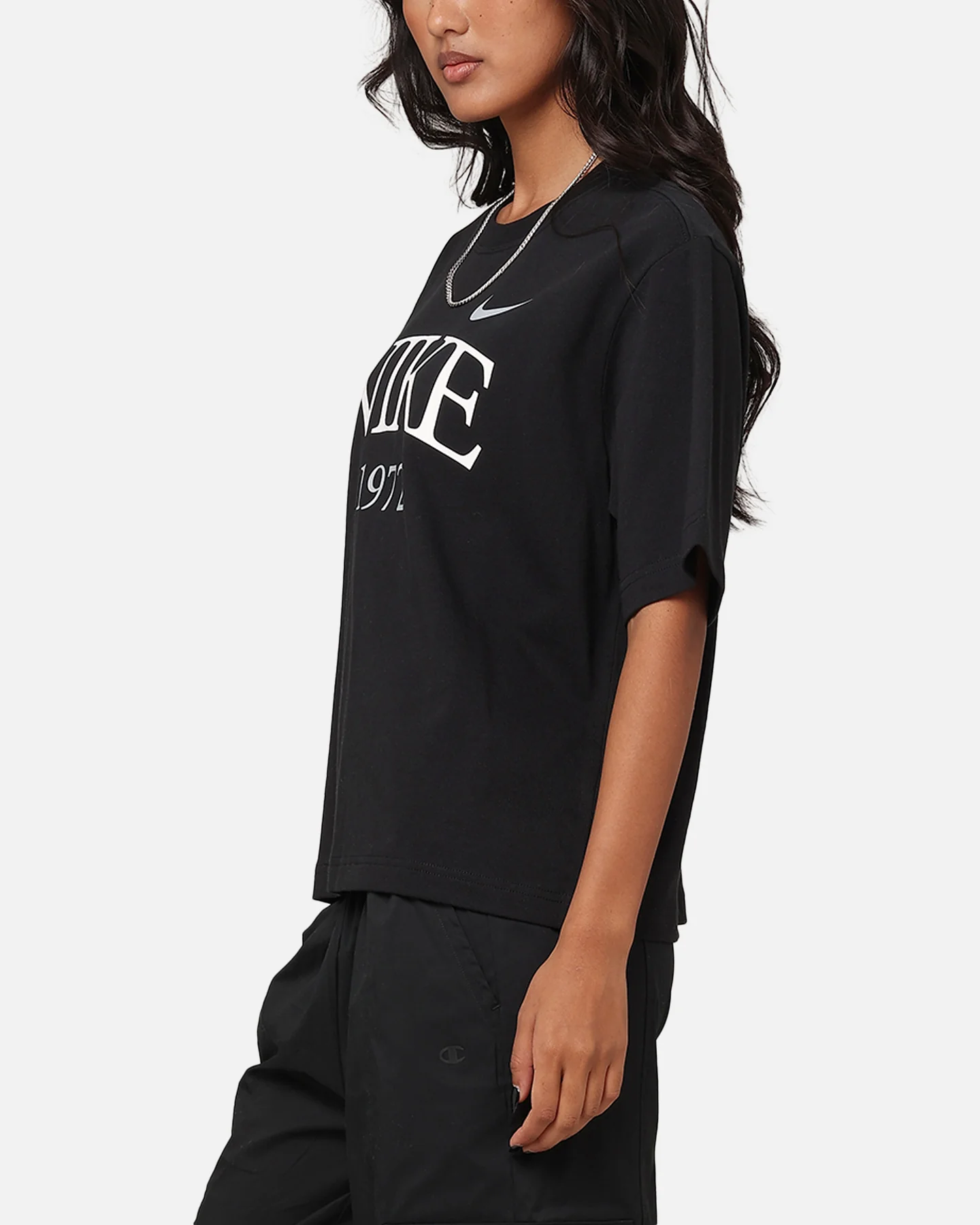 Nike Women's Sportswear Classic Boxy T-Shirt Black - Image 5