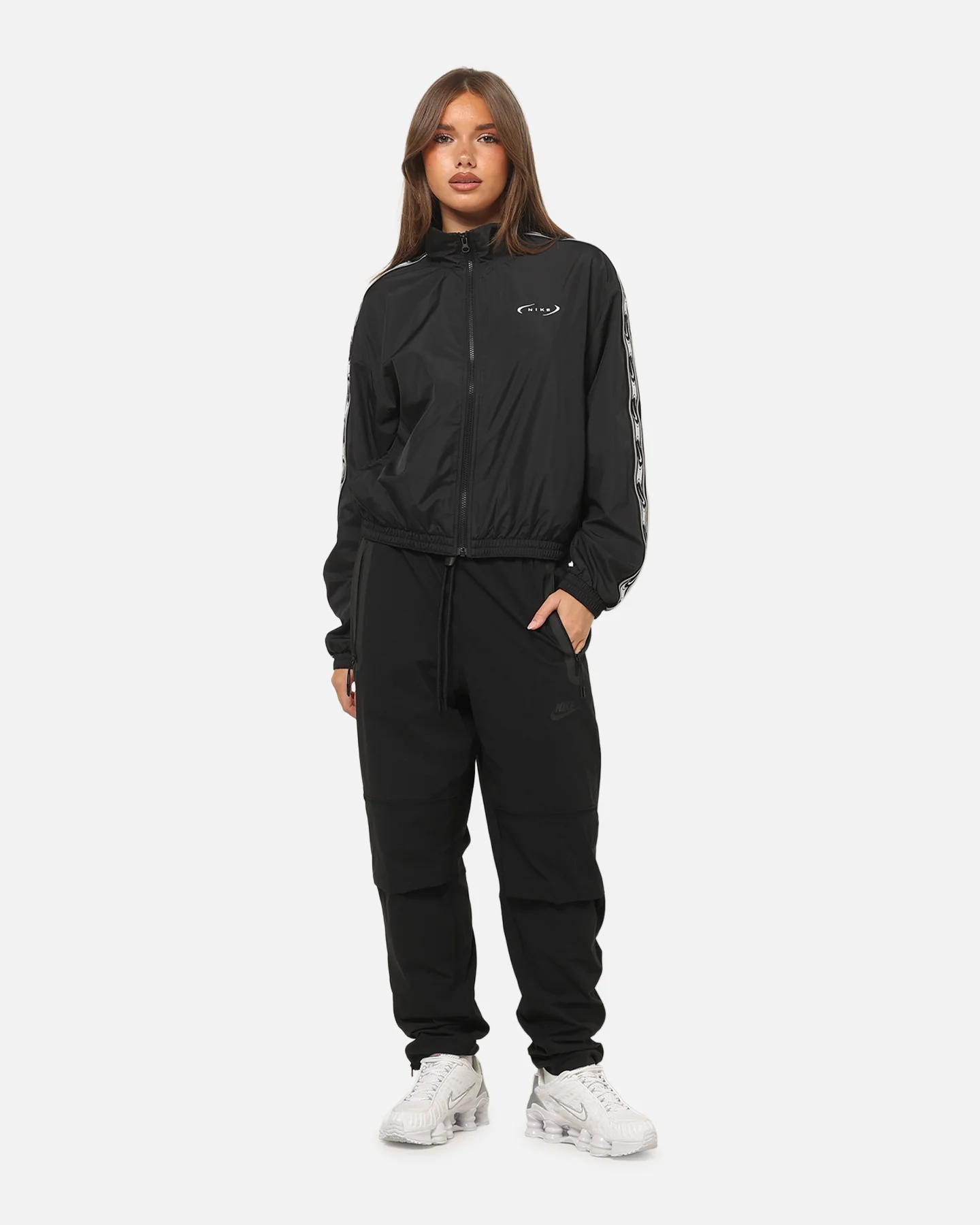Nike Women's Sportswear Classic Loose Woven Jacket Black/Sail - Image 2