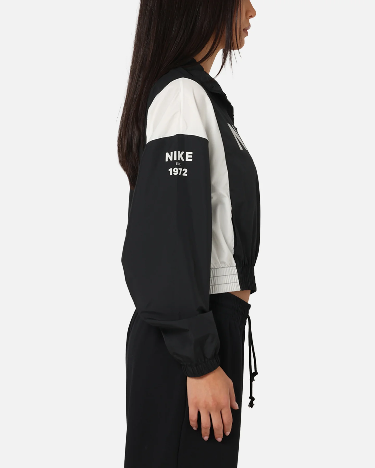 Nike Women's Sportswear Classic Woven Lightweight 1/4-Zip Jacket Black/Black/Sail - Image 4