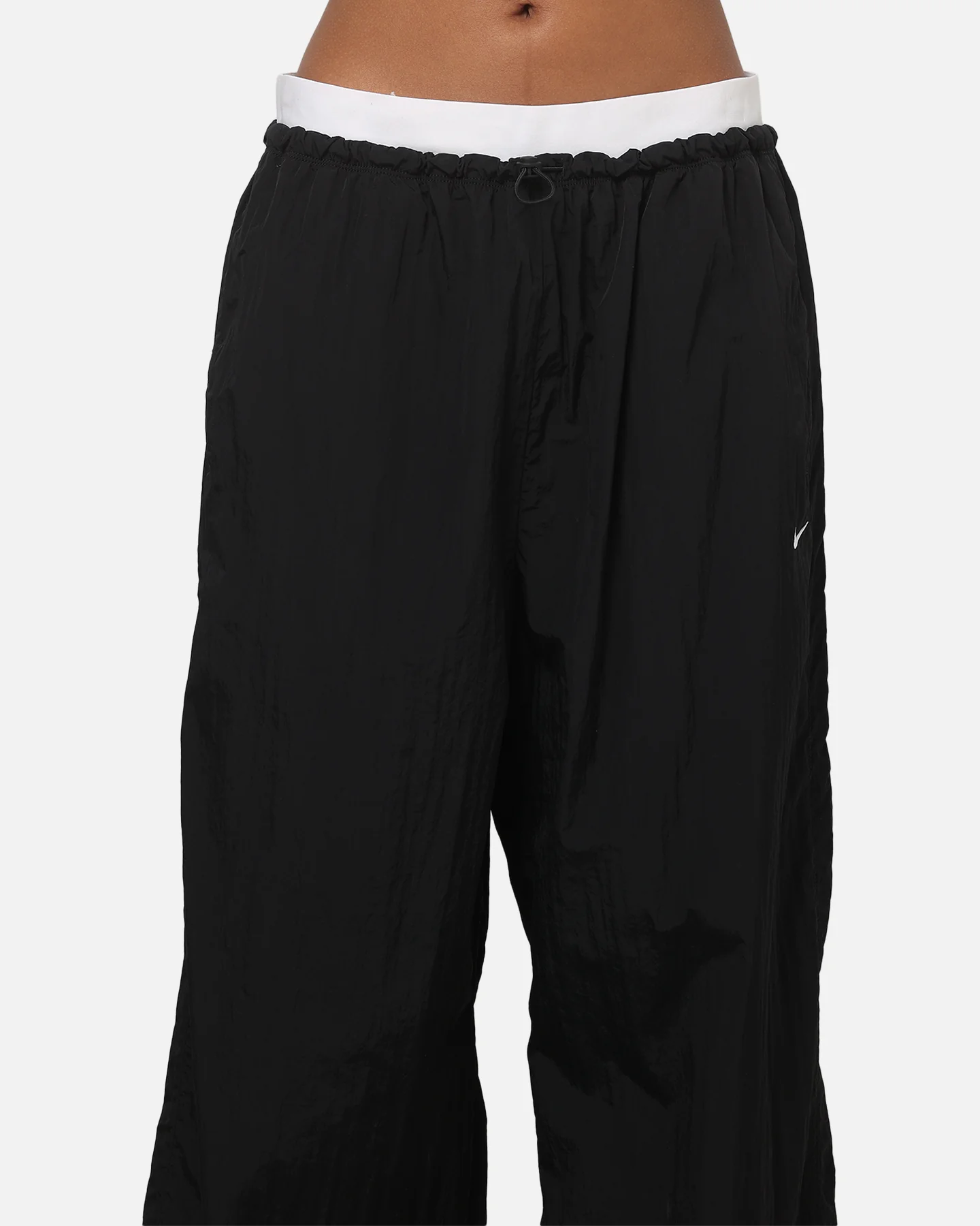 Nike Women's Sportswear Loose High-Waisted Parachute Pants Black/Black/White - Image 7