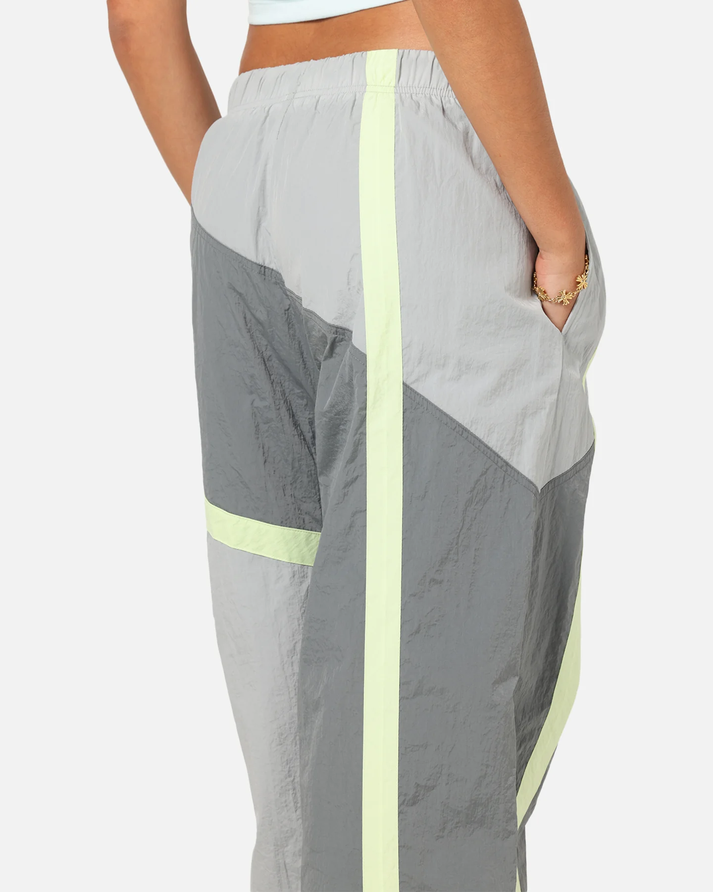 Nike Women's Sportswear Mid-Rise Street Woven Open-Hem Pants Smoke Grey - Image 4