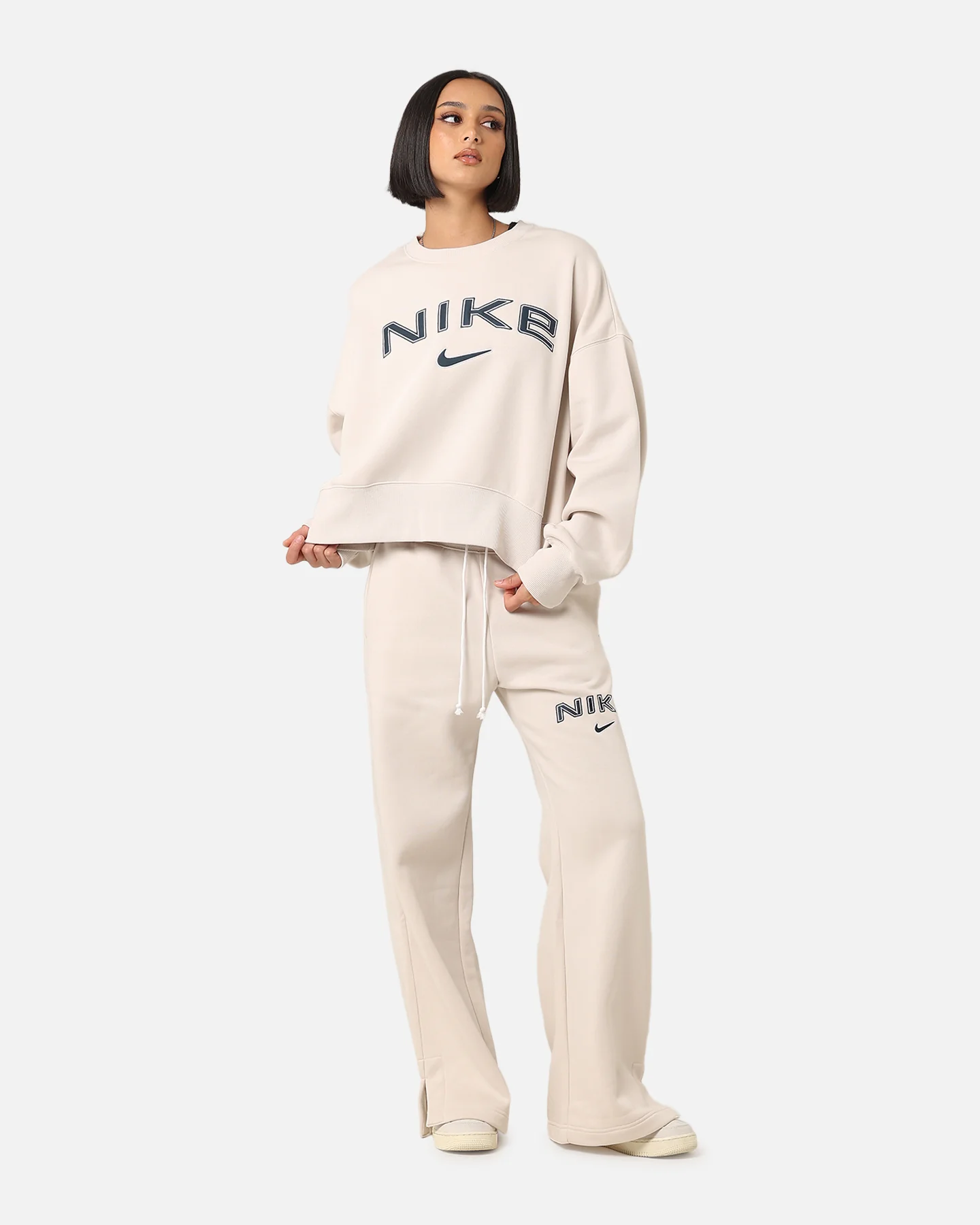 Nike Women's Sportswear Pheonix Fleece Oversized Logo Crewneck Light Orewood Brown/White - Image 6