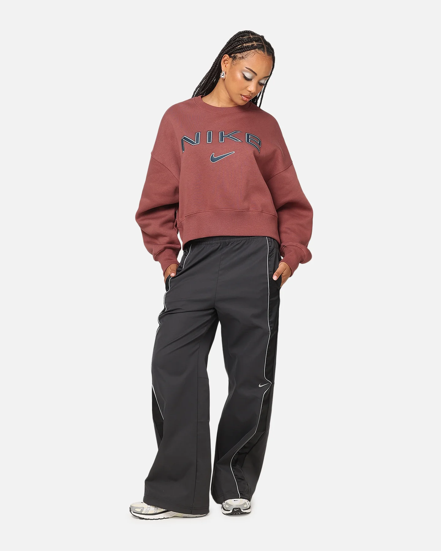 Nike Women's Sportswear Pheonix Fleece Oversized Logo Crewneck Red Sepia/Platinum Violet - Image 2