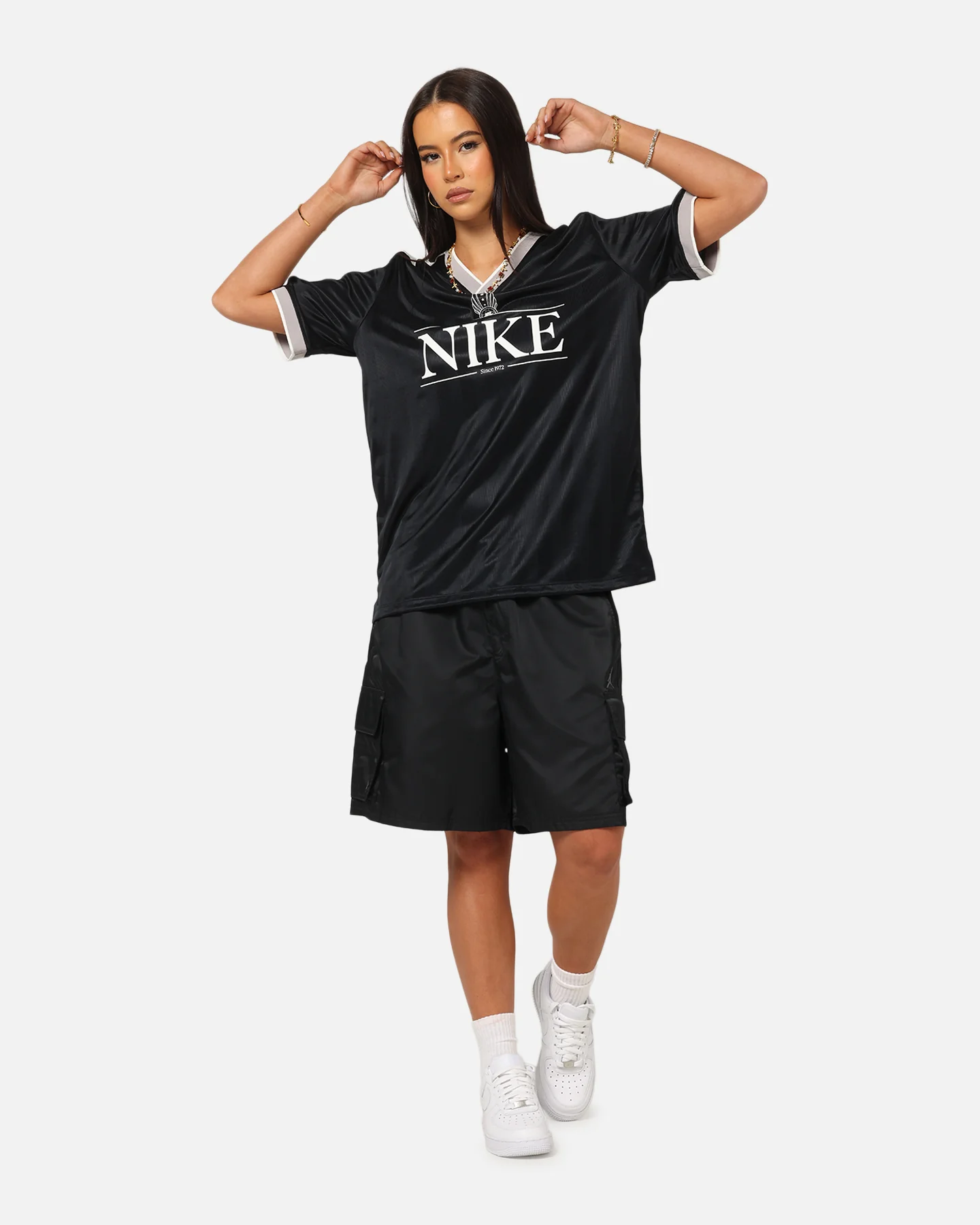 Nike Women's Sportswear V-Neck Jersey Black/White/Grey - Image 2