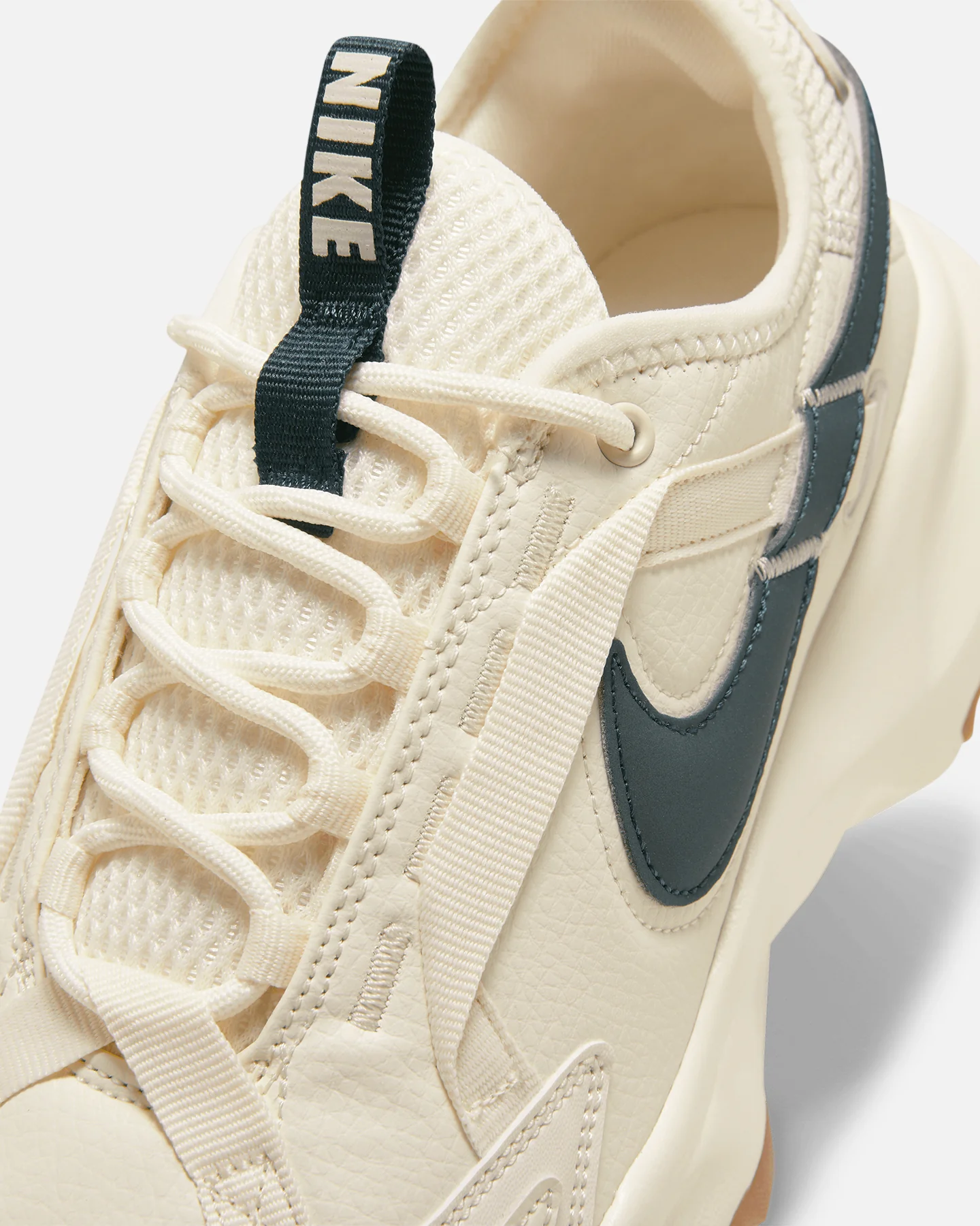 Nike Women's TC 7900 Pale Ivory - Image 6